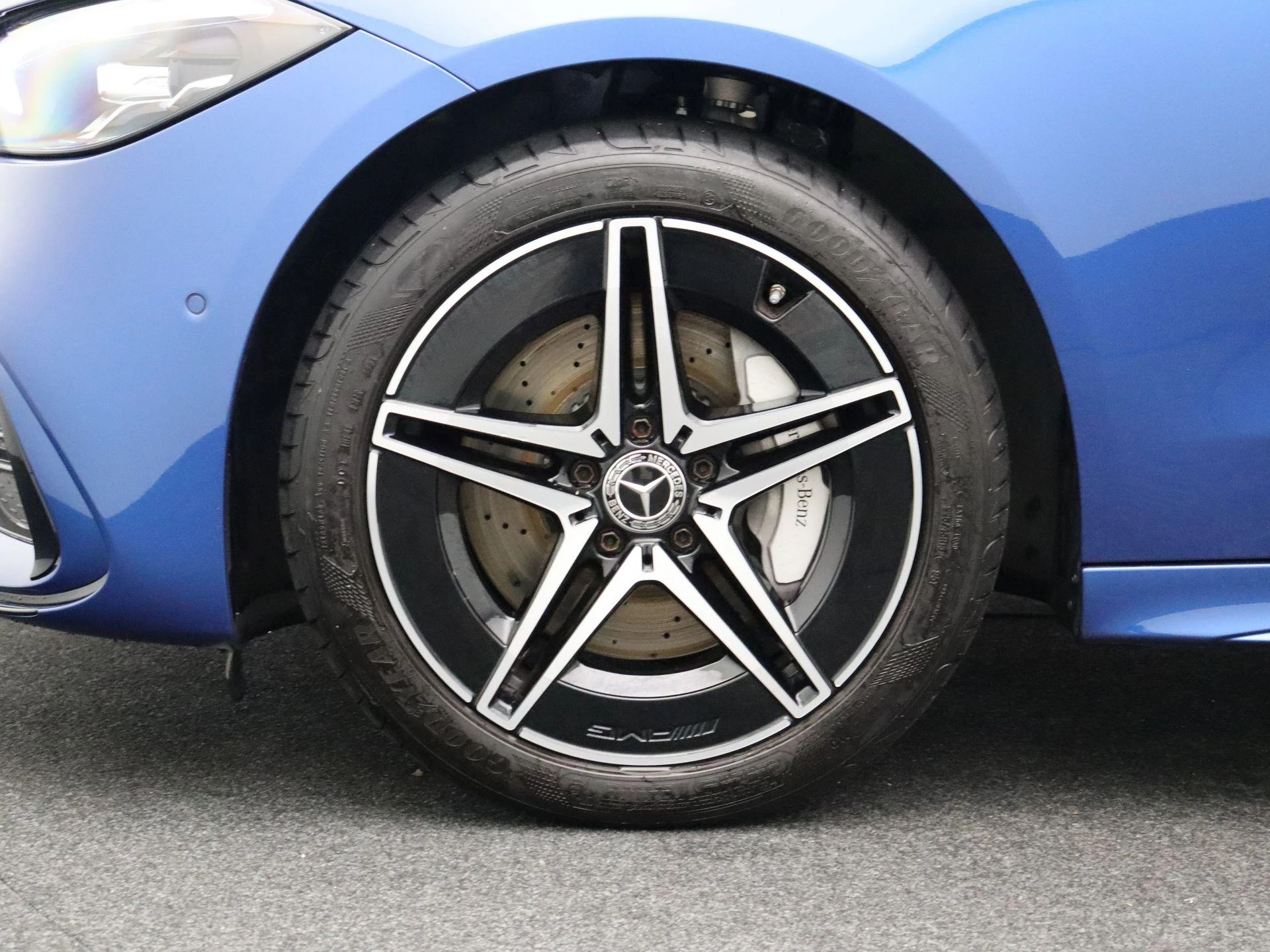 Mercedes-Benz-C-Klasse-image-6