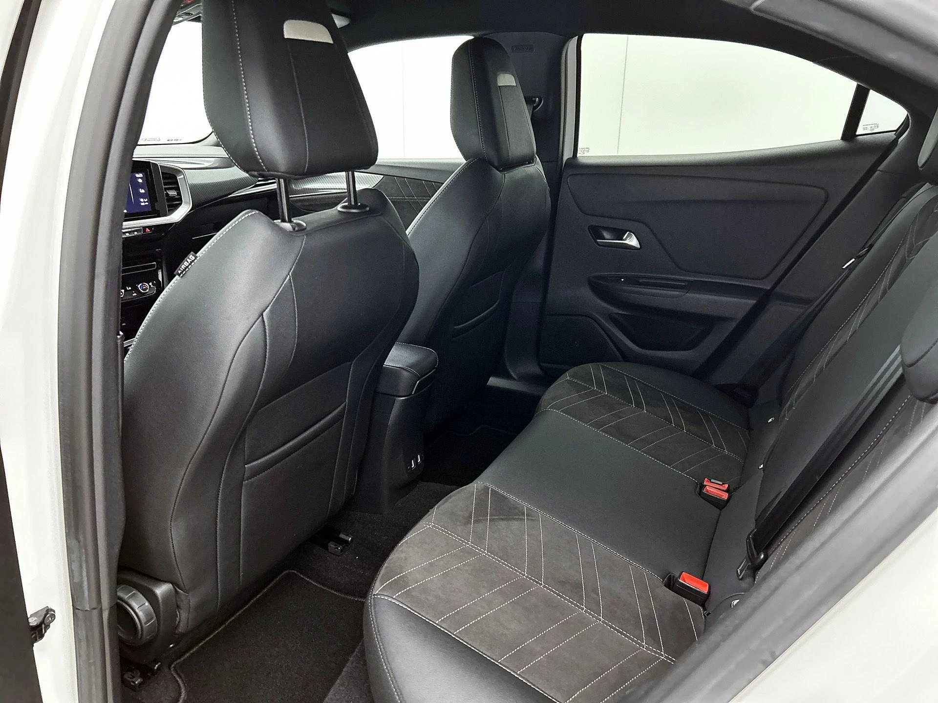 Opel-Mokka-e-image-25