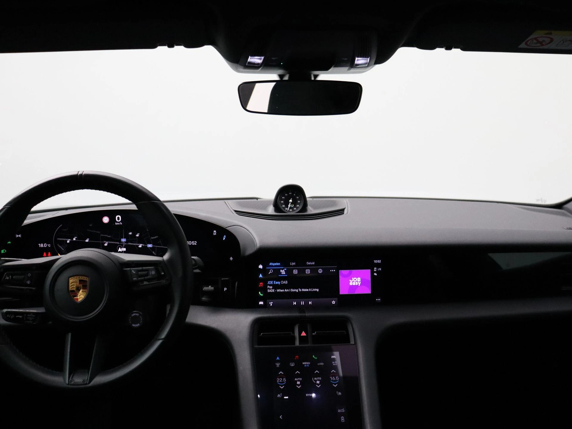 Porsche-Taycan-image-27