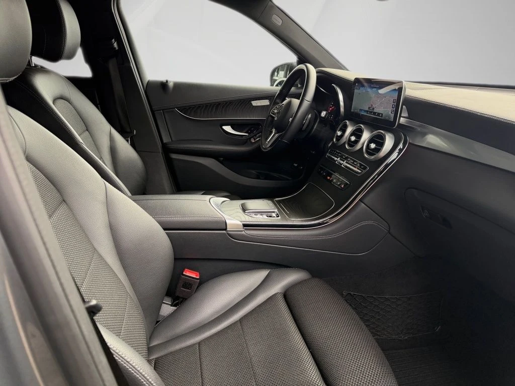 Mercedes-Benz-GLC 220 d-image-14