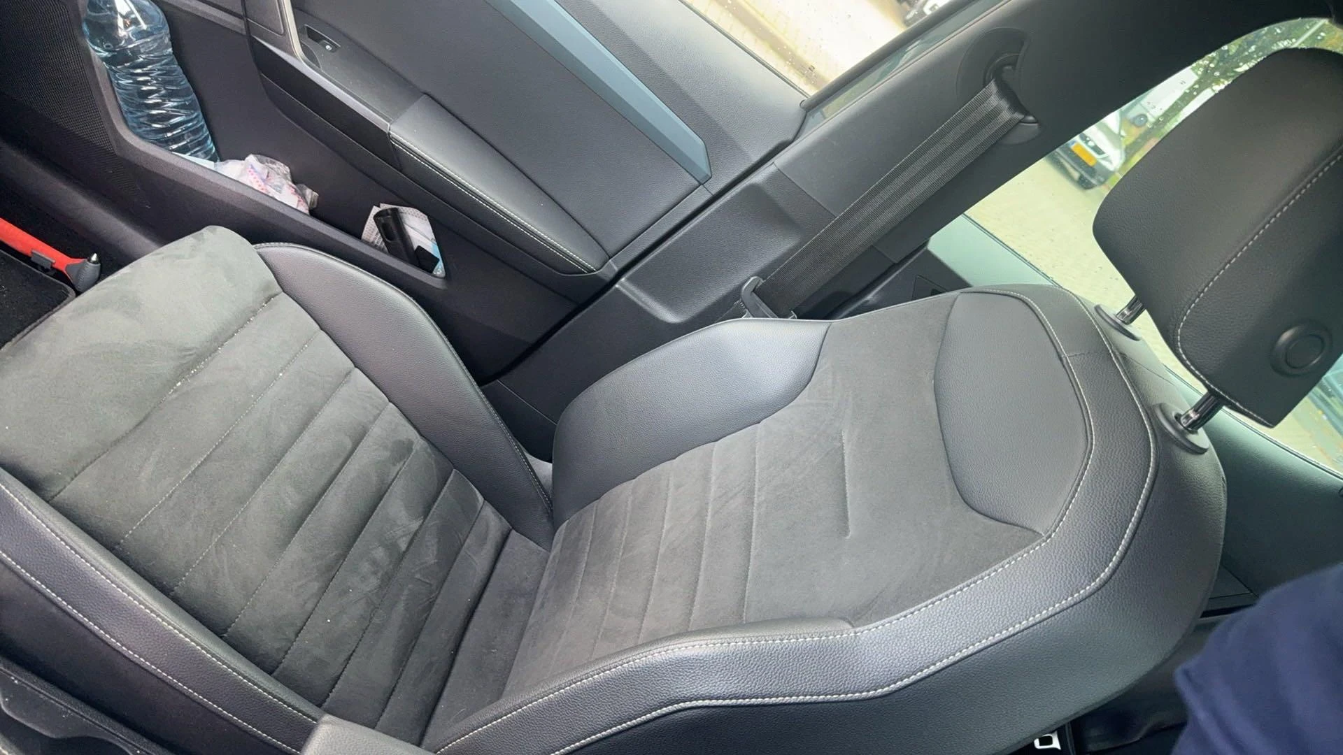 SEAT-Arona-image-12