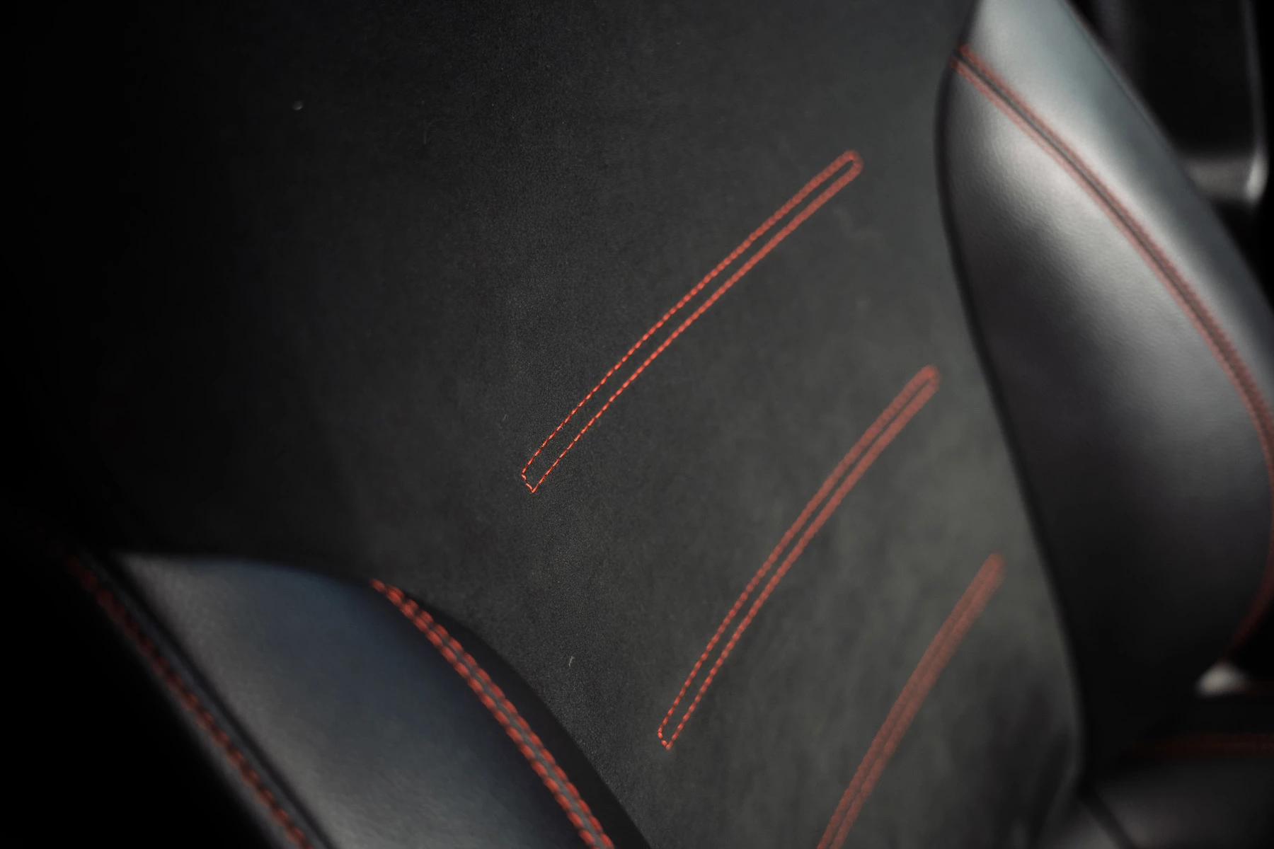 Mercedes-Benz-GLA-image-22
