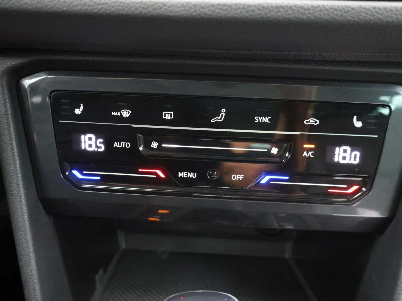 Volkswagen Tiguan eHybrid (PHEV) Tiguan Life 1.4TSI eHybrid 150PK *AUTOMAAT*CAMERA*PDC*VIRTUAL COCKPIT*NAVI*APP-CONNECT*...*