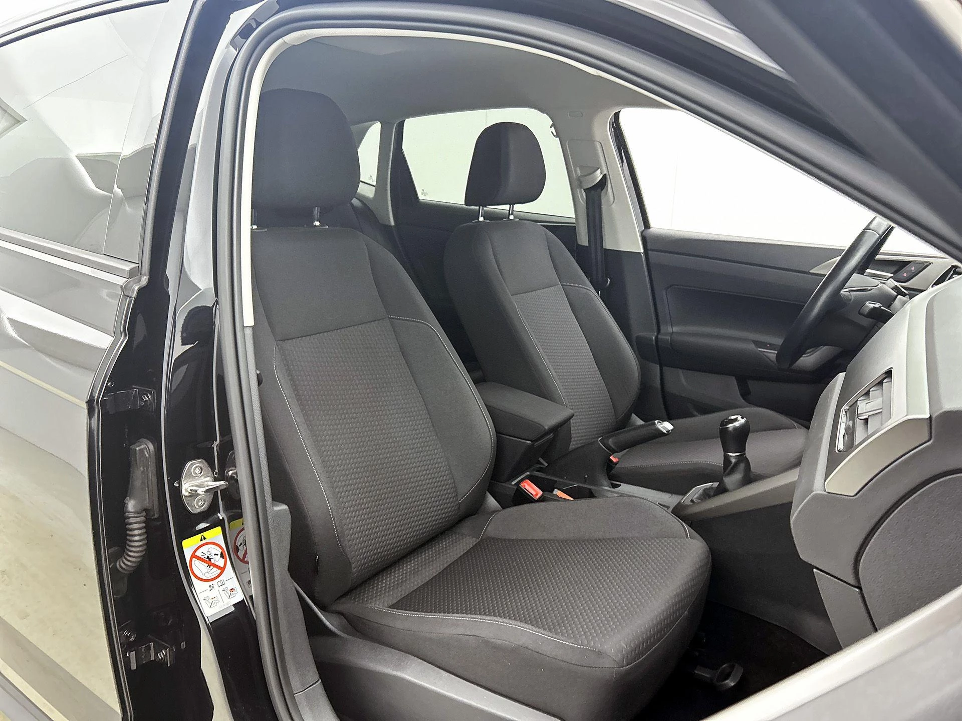 Volkswagen-Polo-image-30