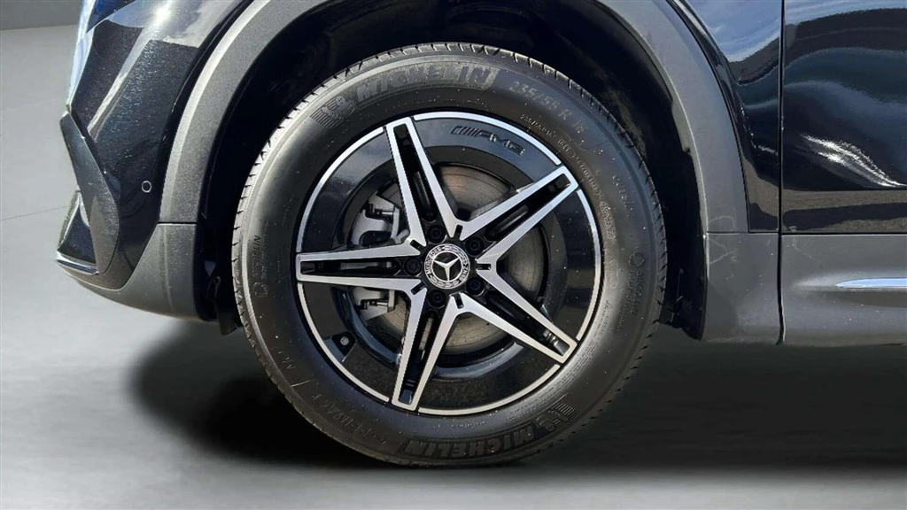 Mercedes-Benz-EQB-image-8