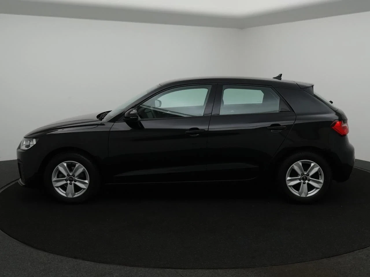 Audi-A1 Sportback-image-3