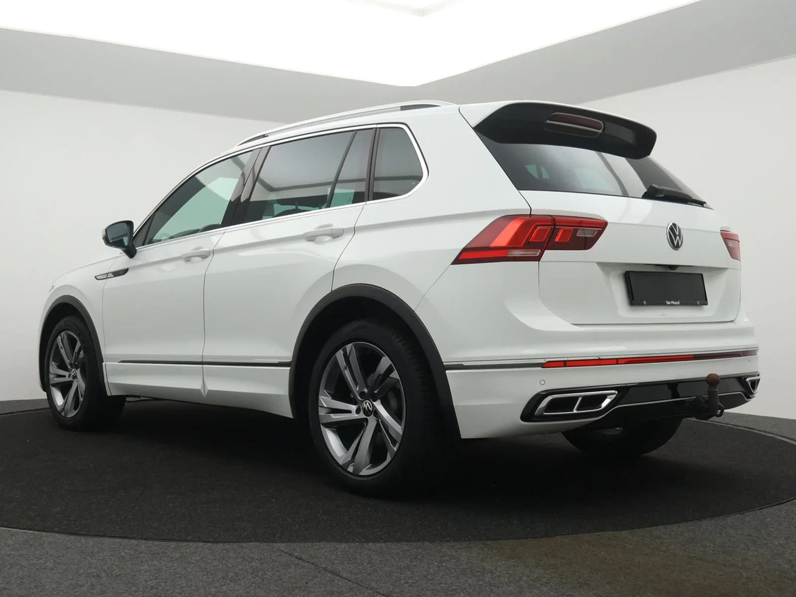 Volkswagen Tiguan R-Line 1.5TSI 150PK *AUTOMAAT*CAMERA*TREKHAAK*ACC*VIRTUAL COCKPIT*NAVI*...*