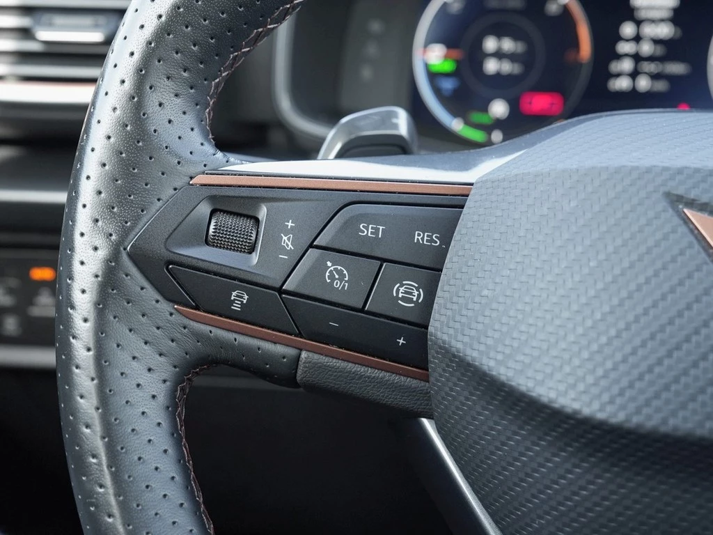 CUPRA Formentor e-Hybrid DSG /Navi/LED/Full-Link/DAB