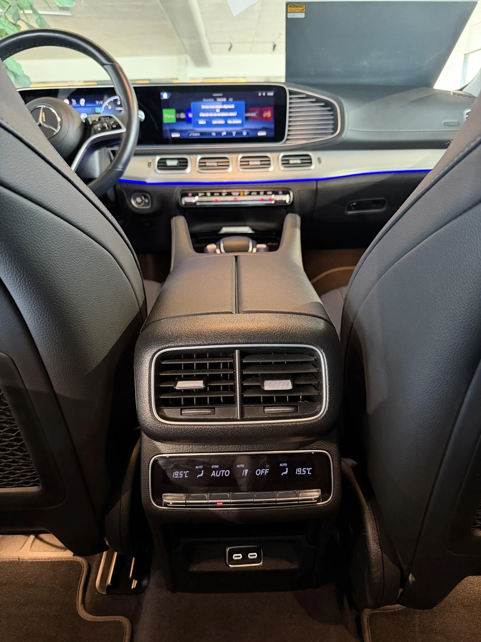 Mercedes-Benz-GLE-image-14