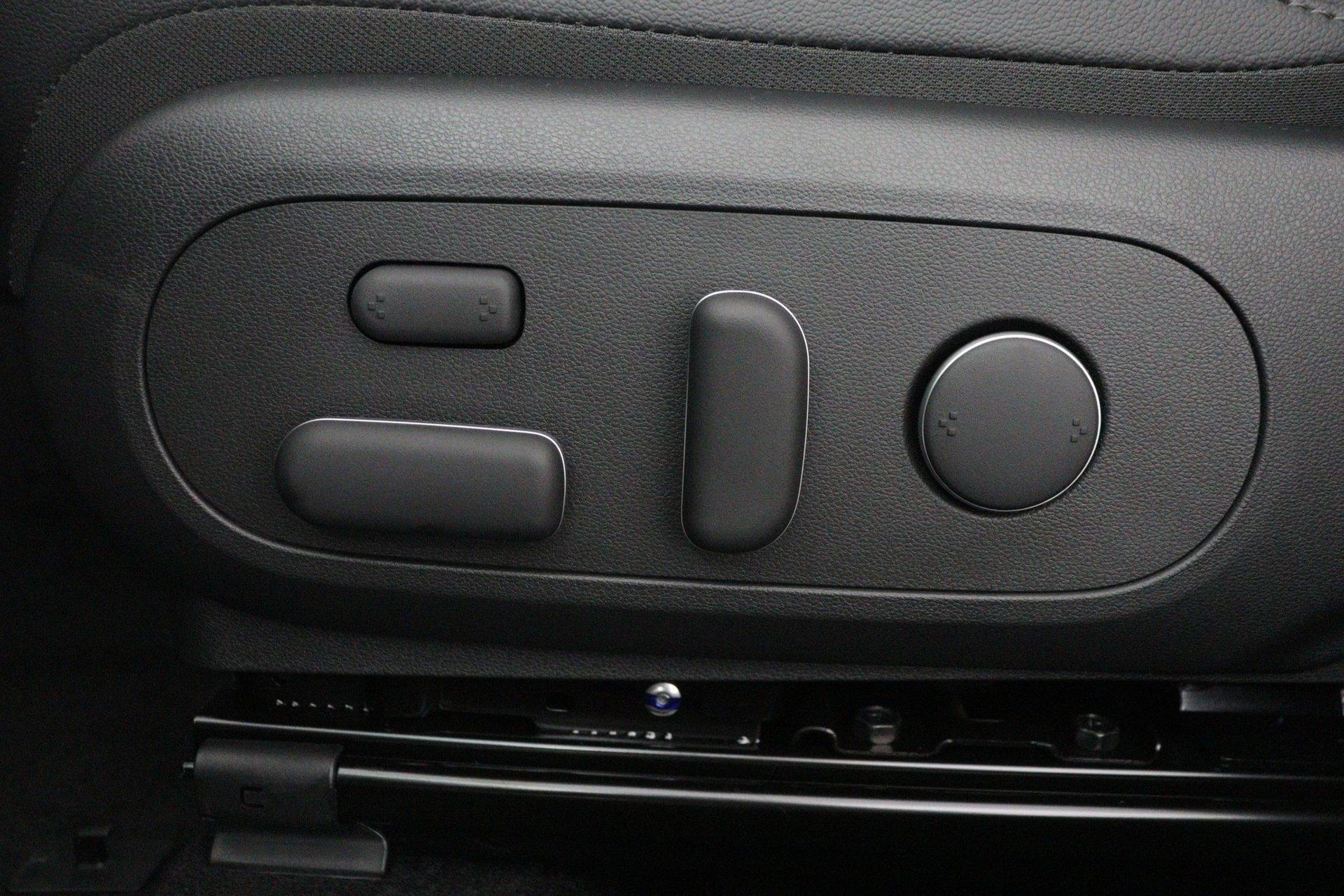 Hyundai Kona 1.6 GDI HEV Premium Sky
