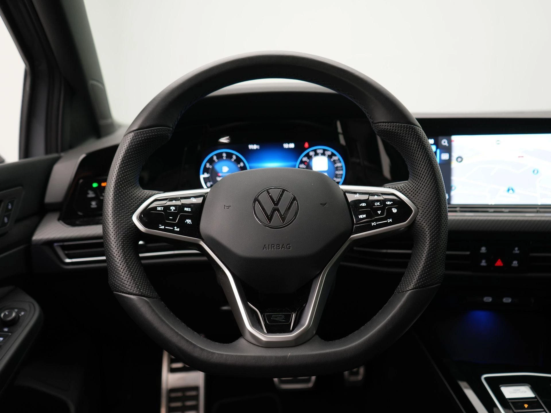 Volkswagen-Golf-image-7