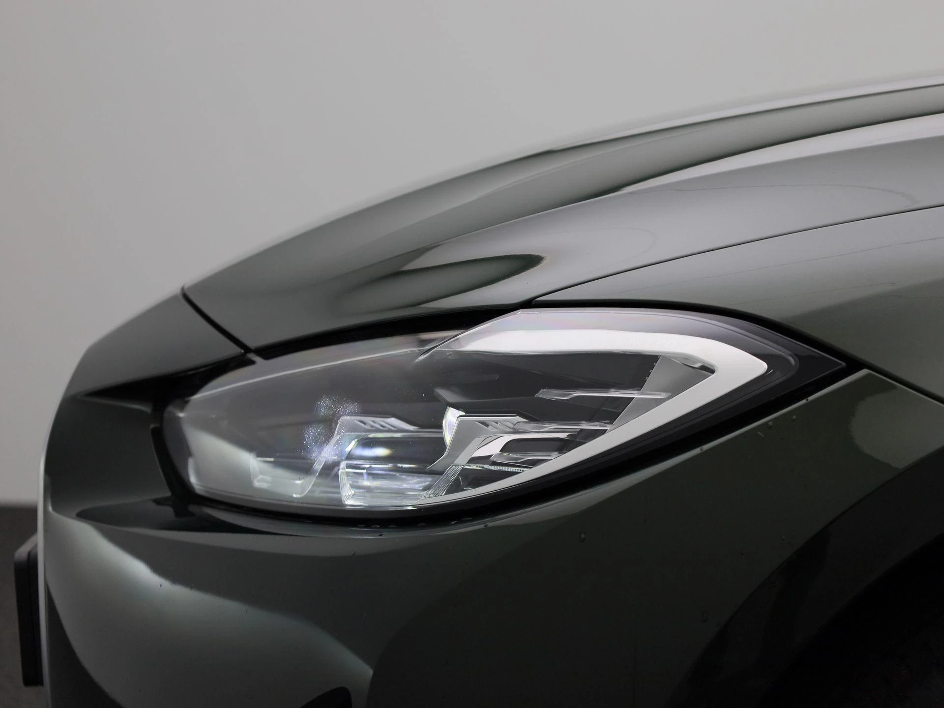 BMW-i4-image-16