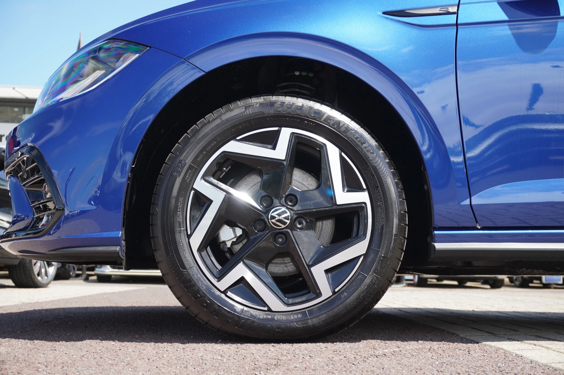 Volkswagen-Polo-image-4