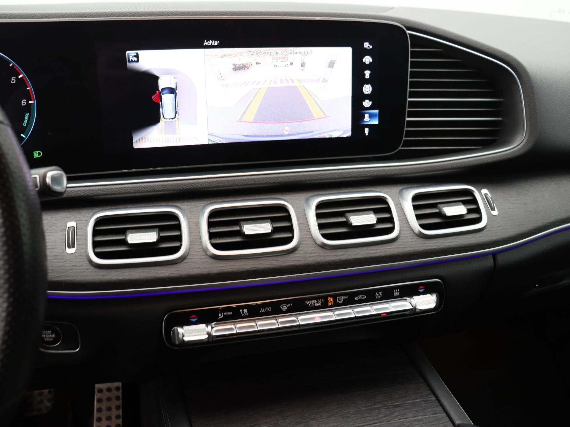 Mercedes-Benz-GLE-image-12