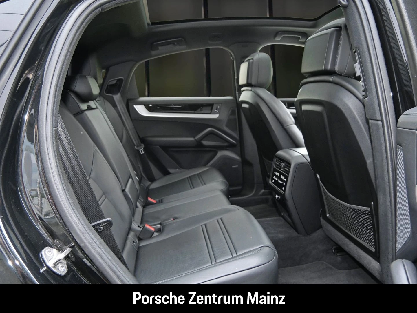 Porsche-Cayenne-image-4