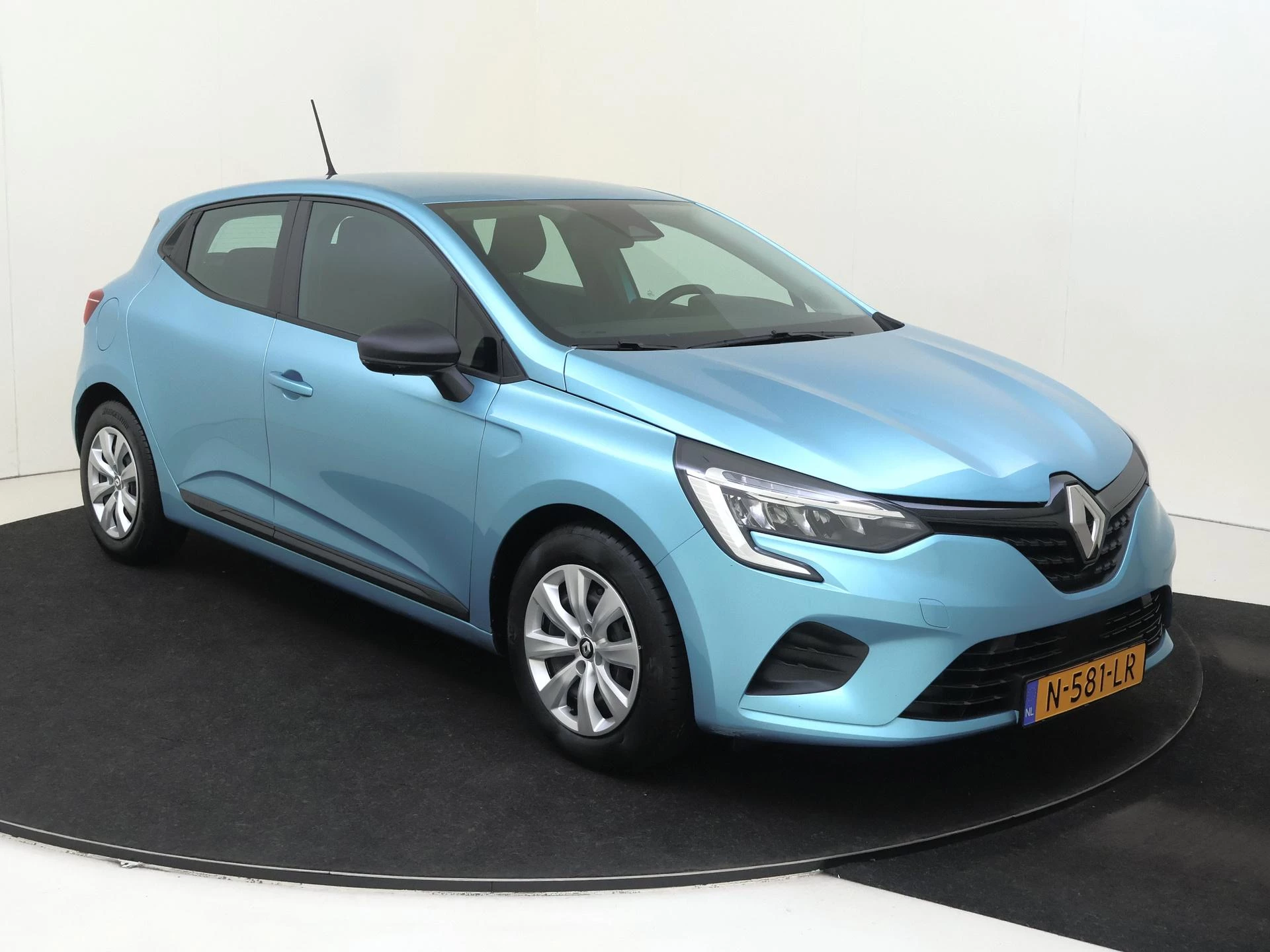 Renault-Clio-image-1