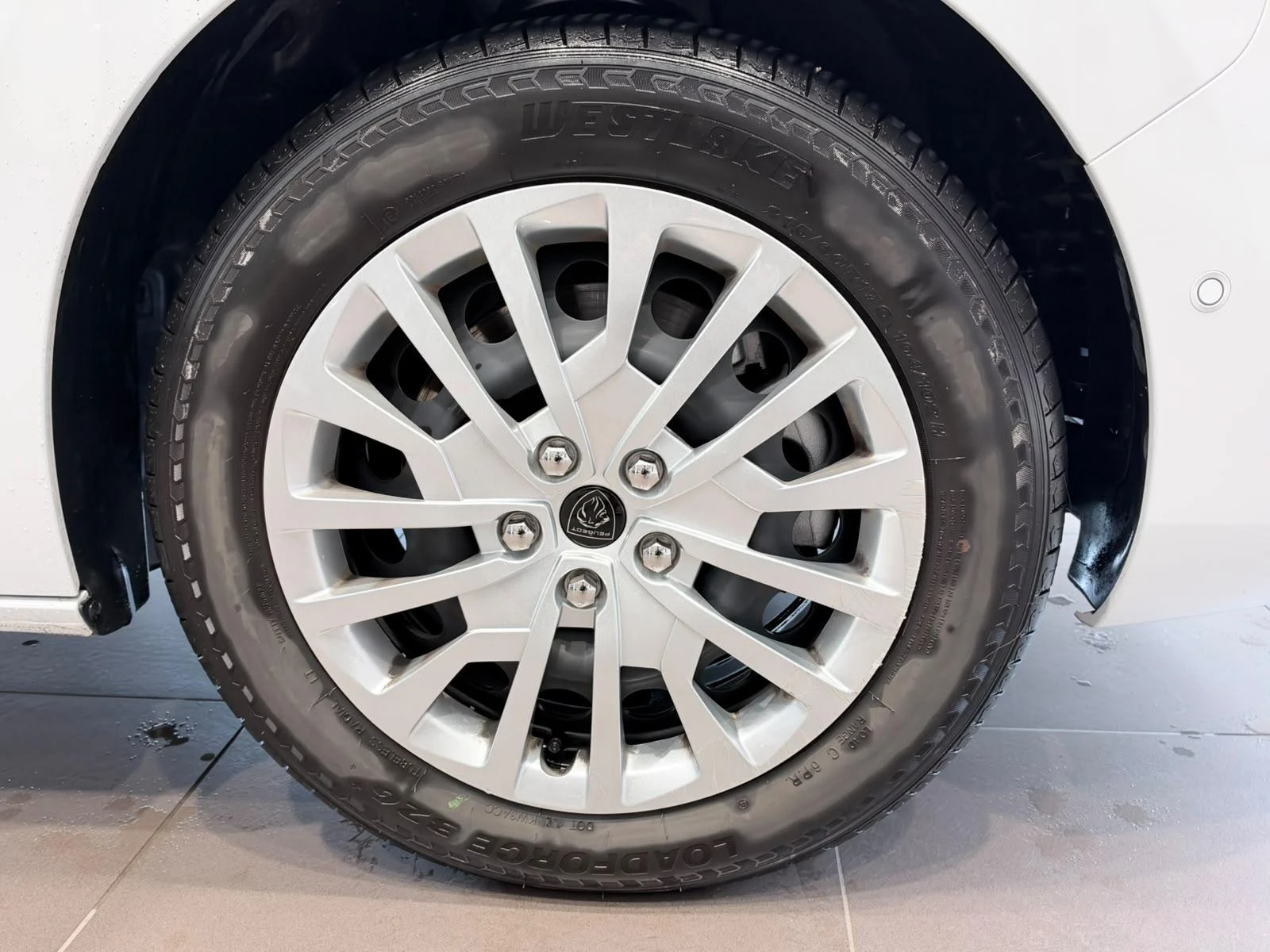 Peugeot-Expert-image-13