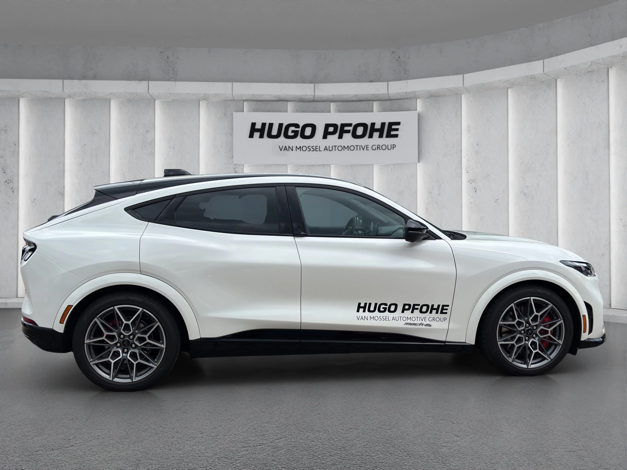 Ford Mustang Mach-E GT Dual-Emotor Ext Range 358kW AWD Sports Utility Vehicle. 5-türig