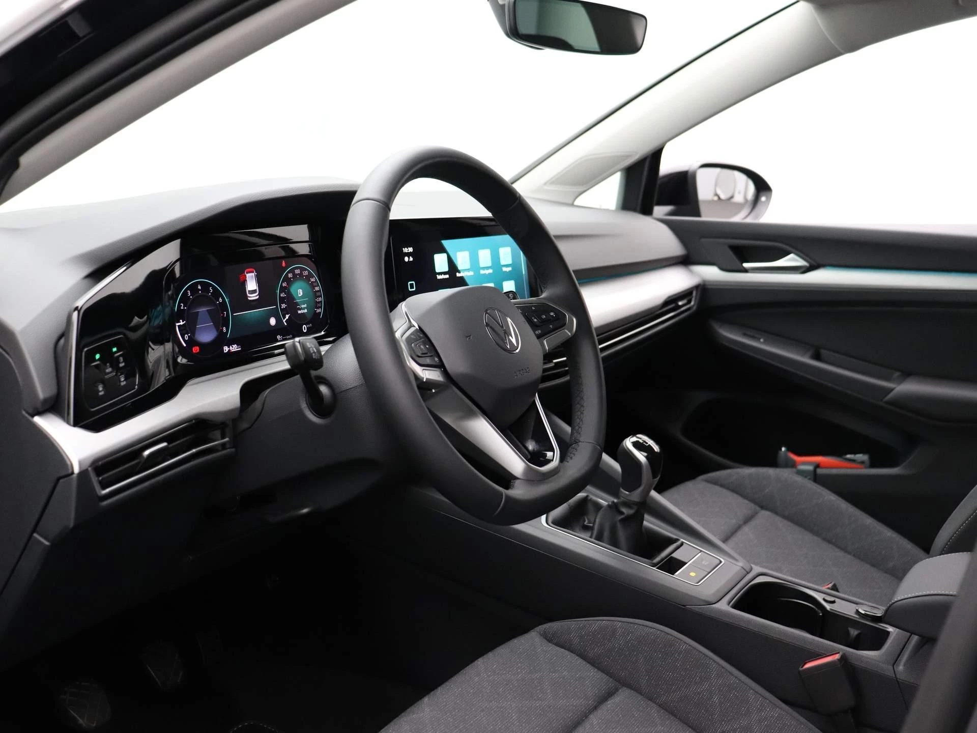 Volkswagen-Golf-image-32