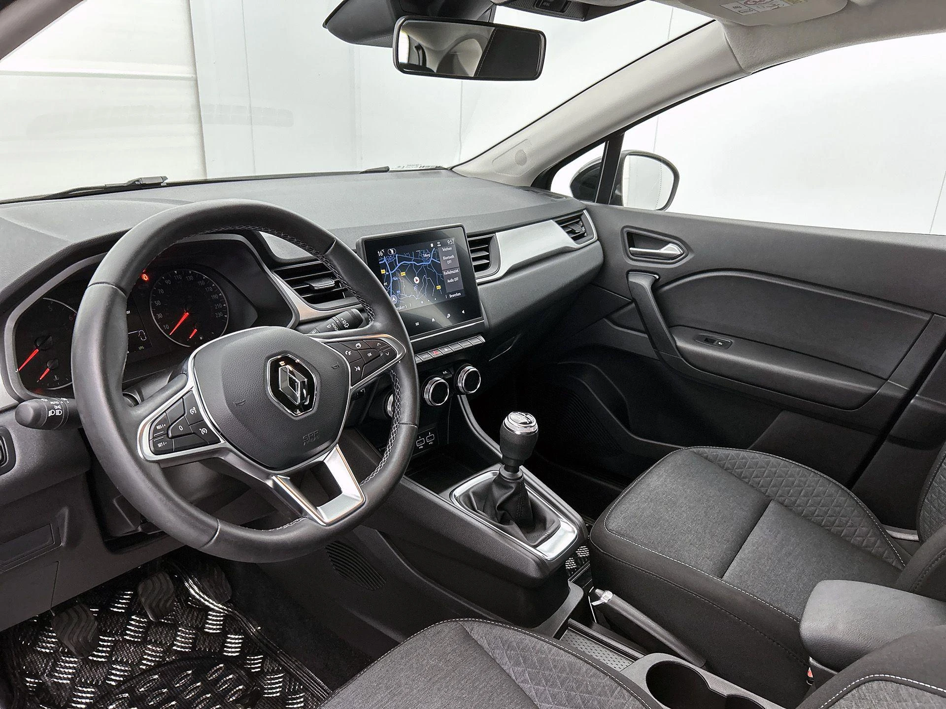 Renault-Captur-image-19