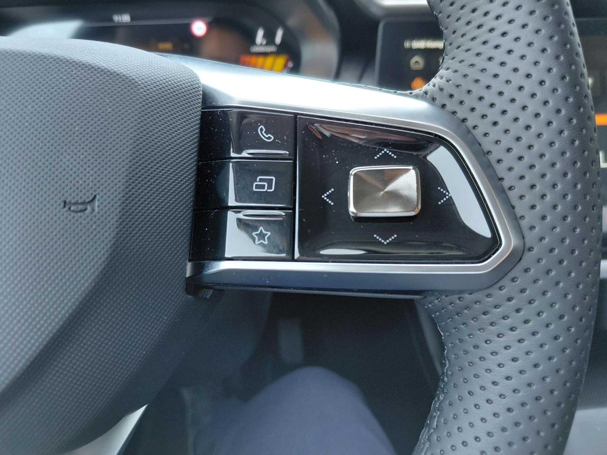 MG ZS 1.5 Hybrid+ Luxury