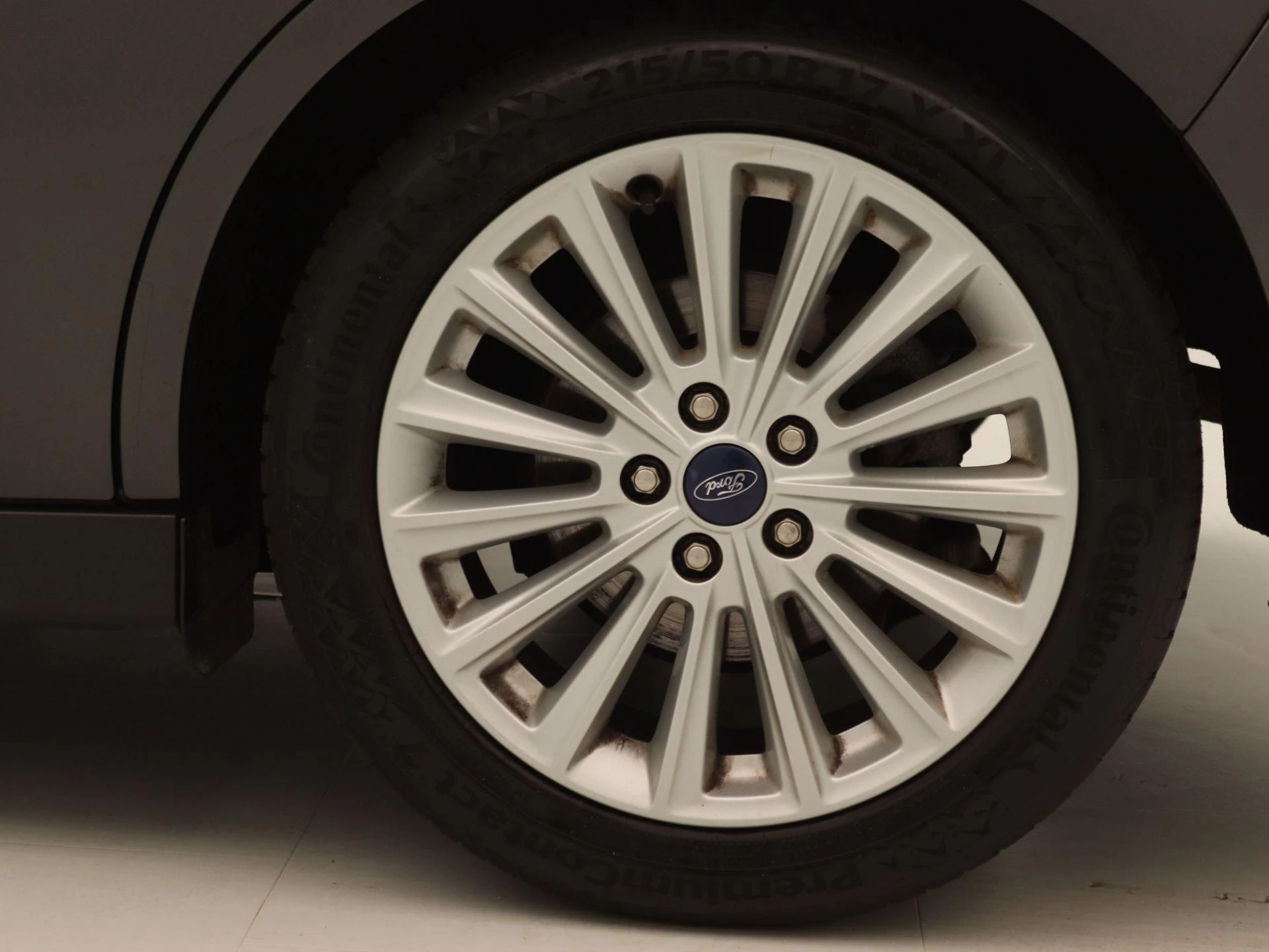 Ford-C-MAX-image-17