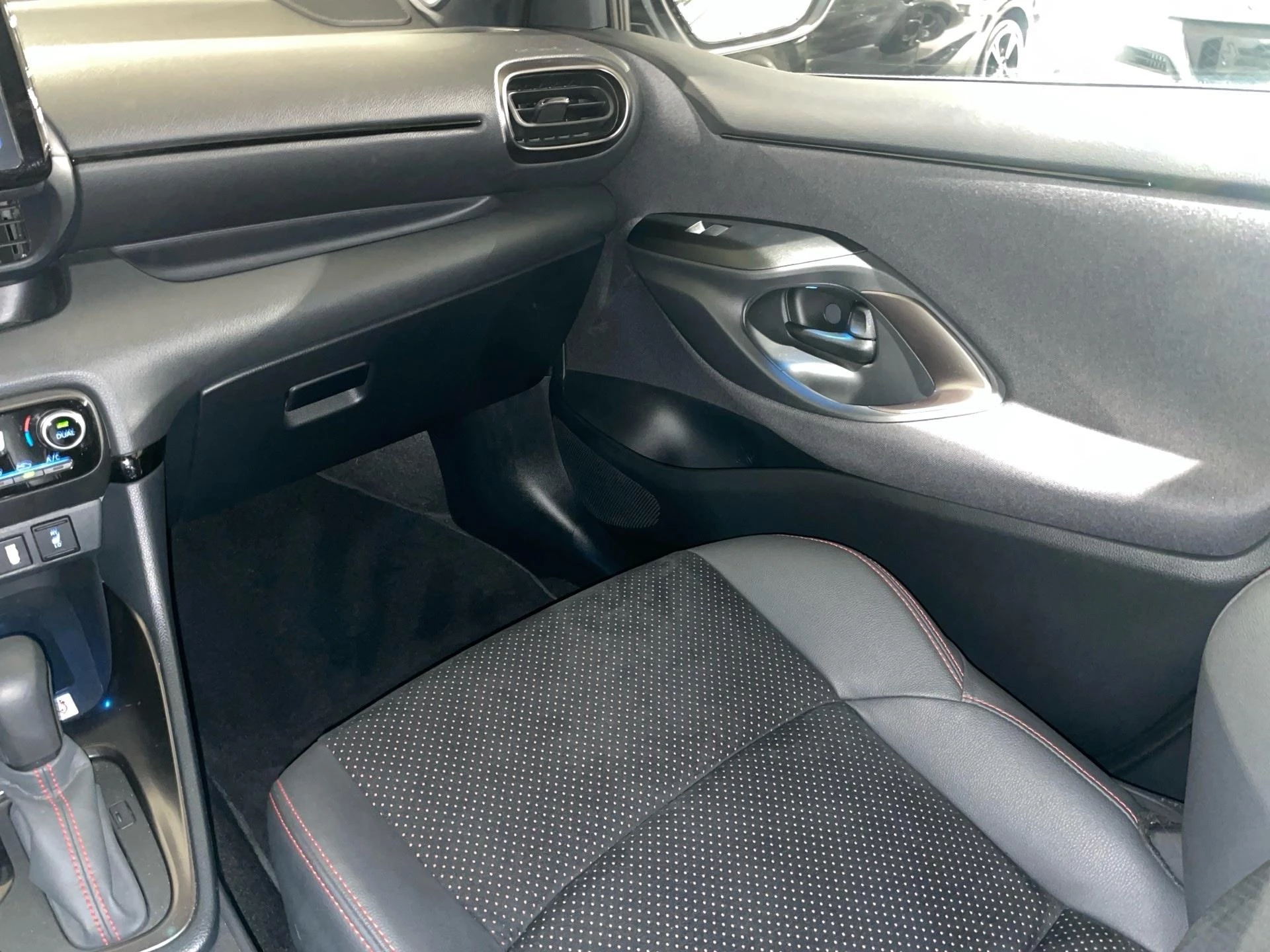 Toyota-Yaris-image-6