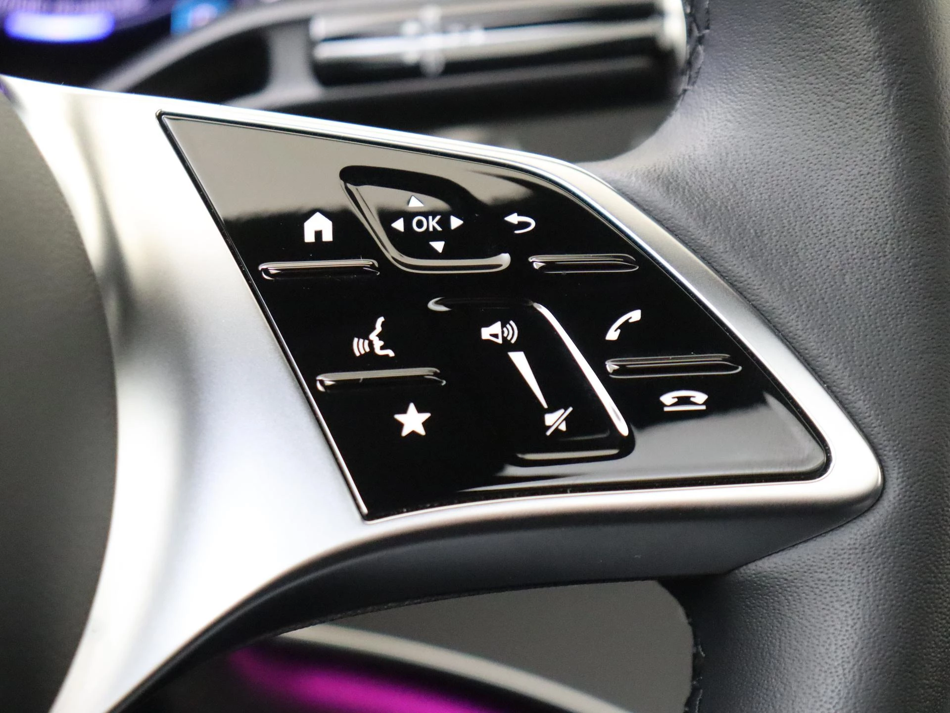 Mercedes-Benz-EQE-image-13
