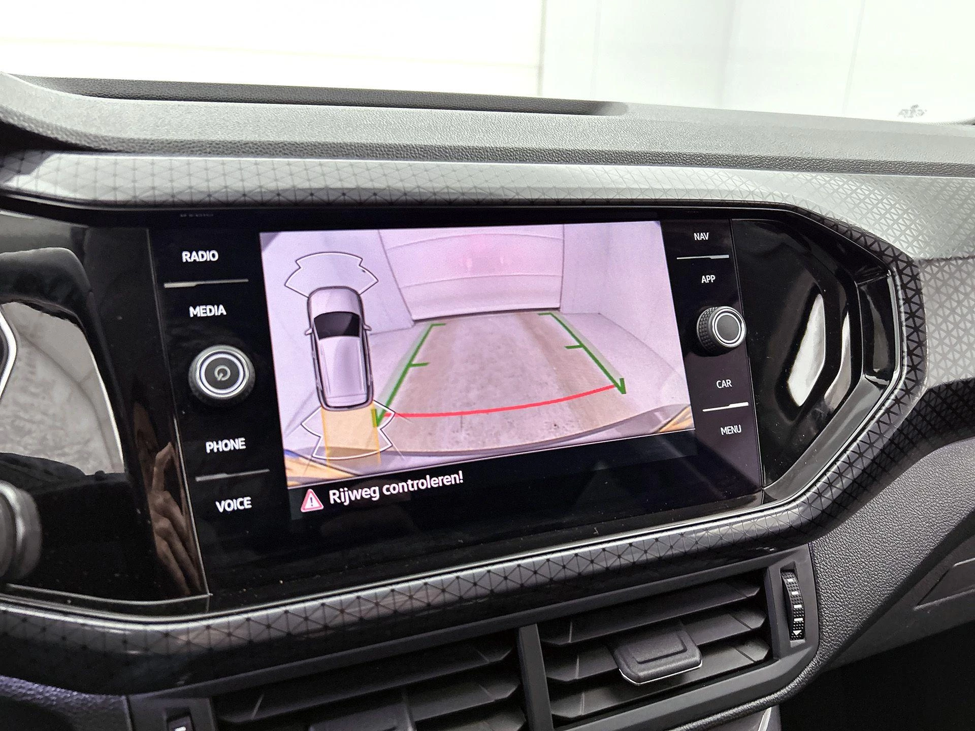 Volkswagen-T-Cross-image-15