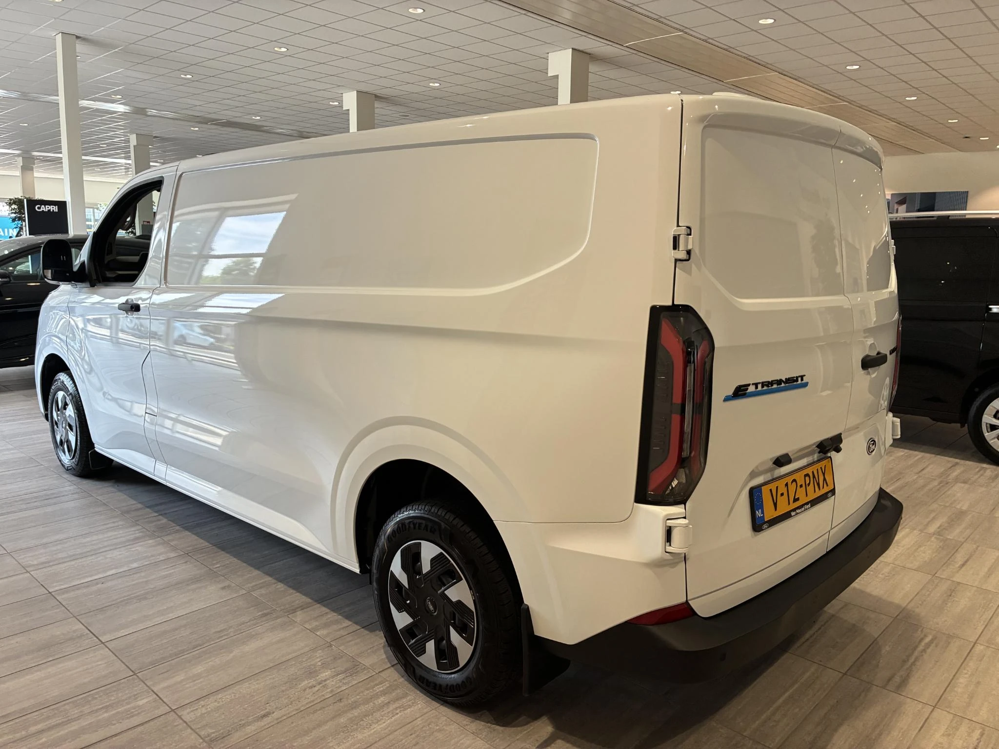 Ford E-Transit Cust. 340 L2H1 Trend 71 kWh