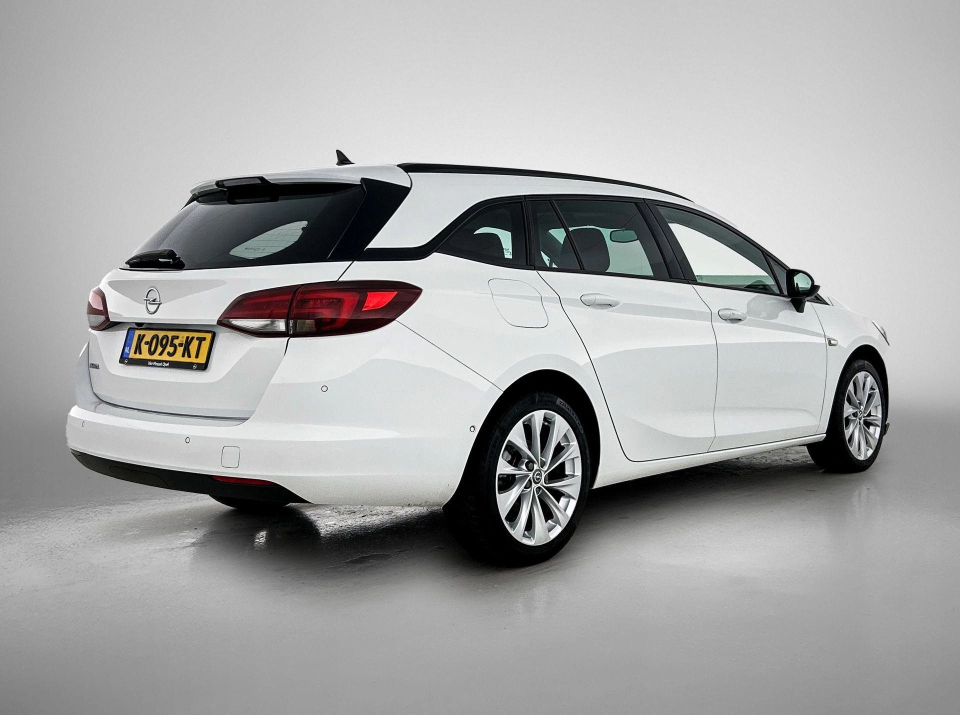 Opel-Astra-image-4