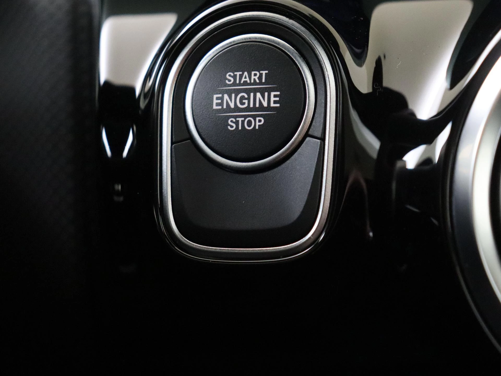 Mercedes-Benz-CLA-image-21