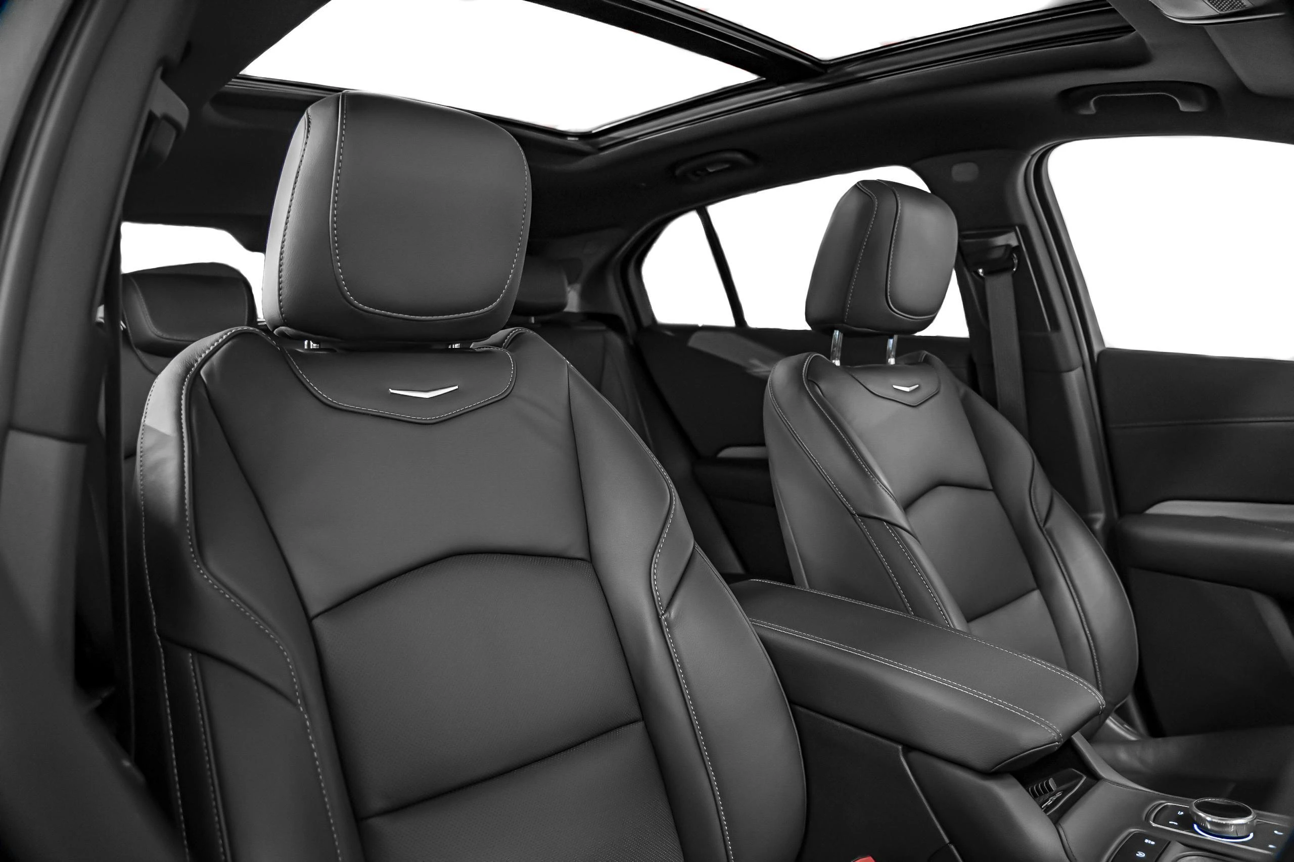 Cadillac-XT4-image-5