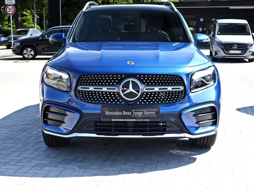 Mercedes-Benz-GLB 220 d-image-3