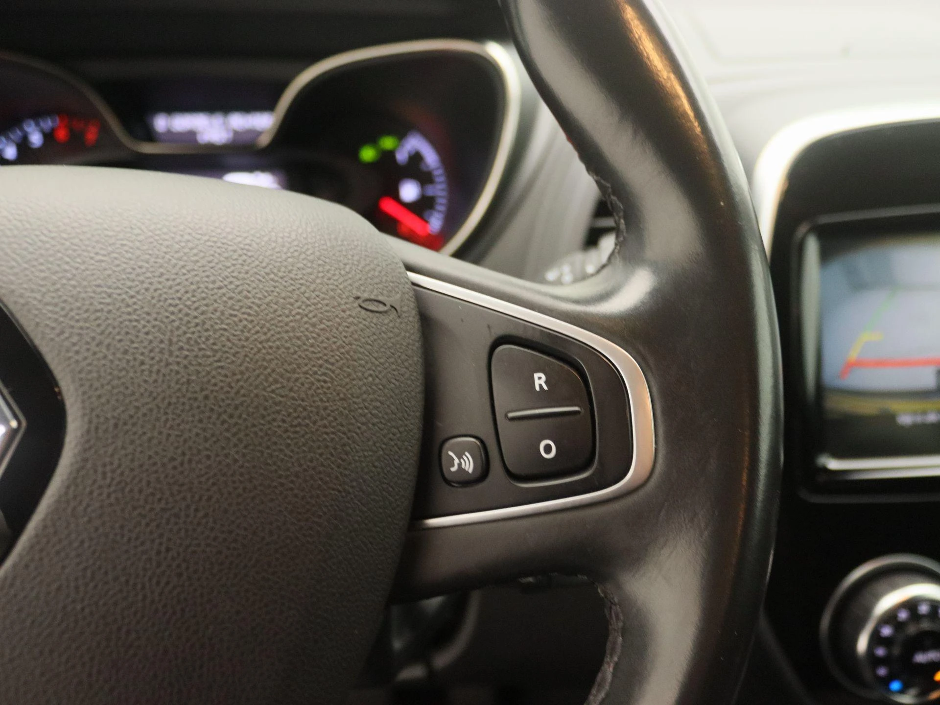 Renault-Captur-image-17