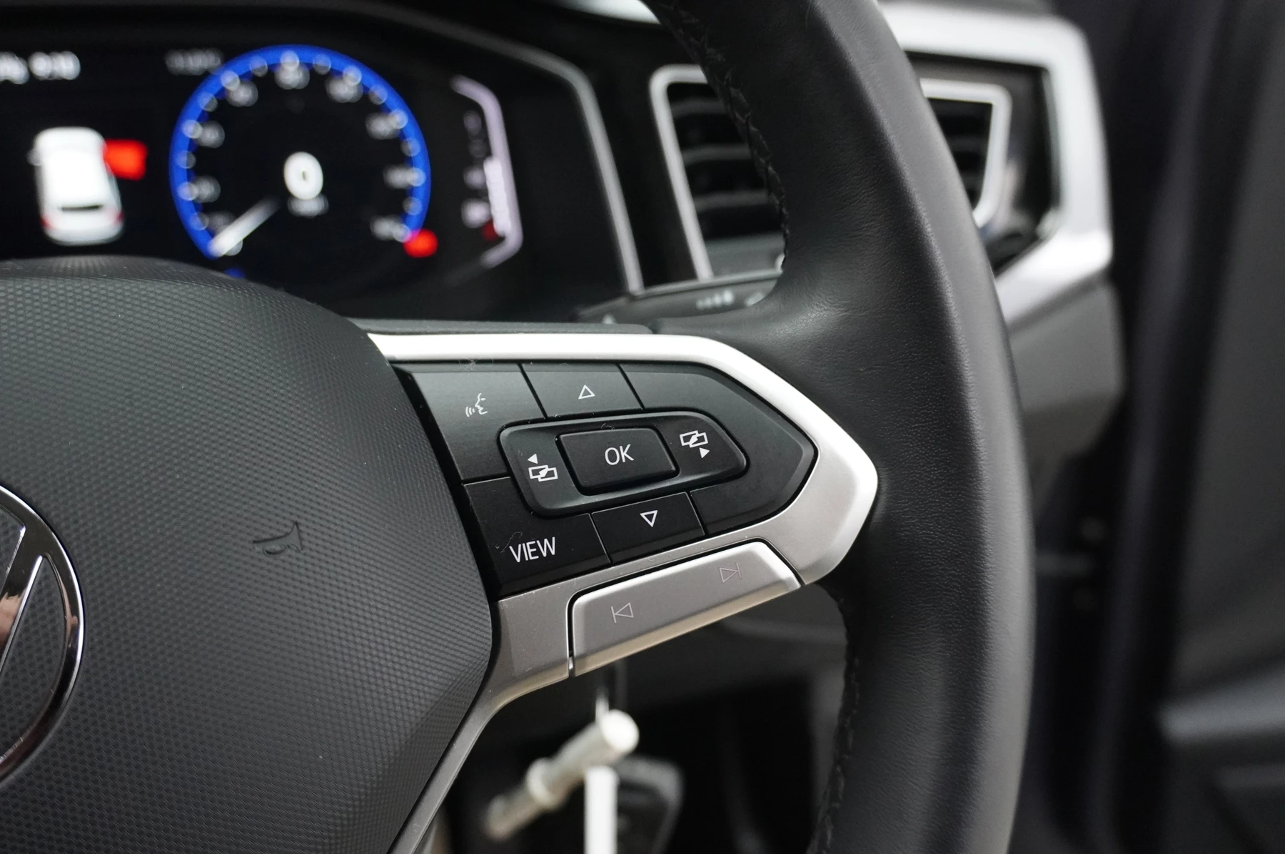 Volkswagen-Polo-image-29