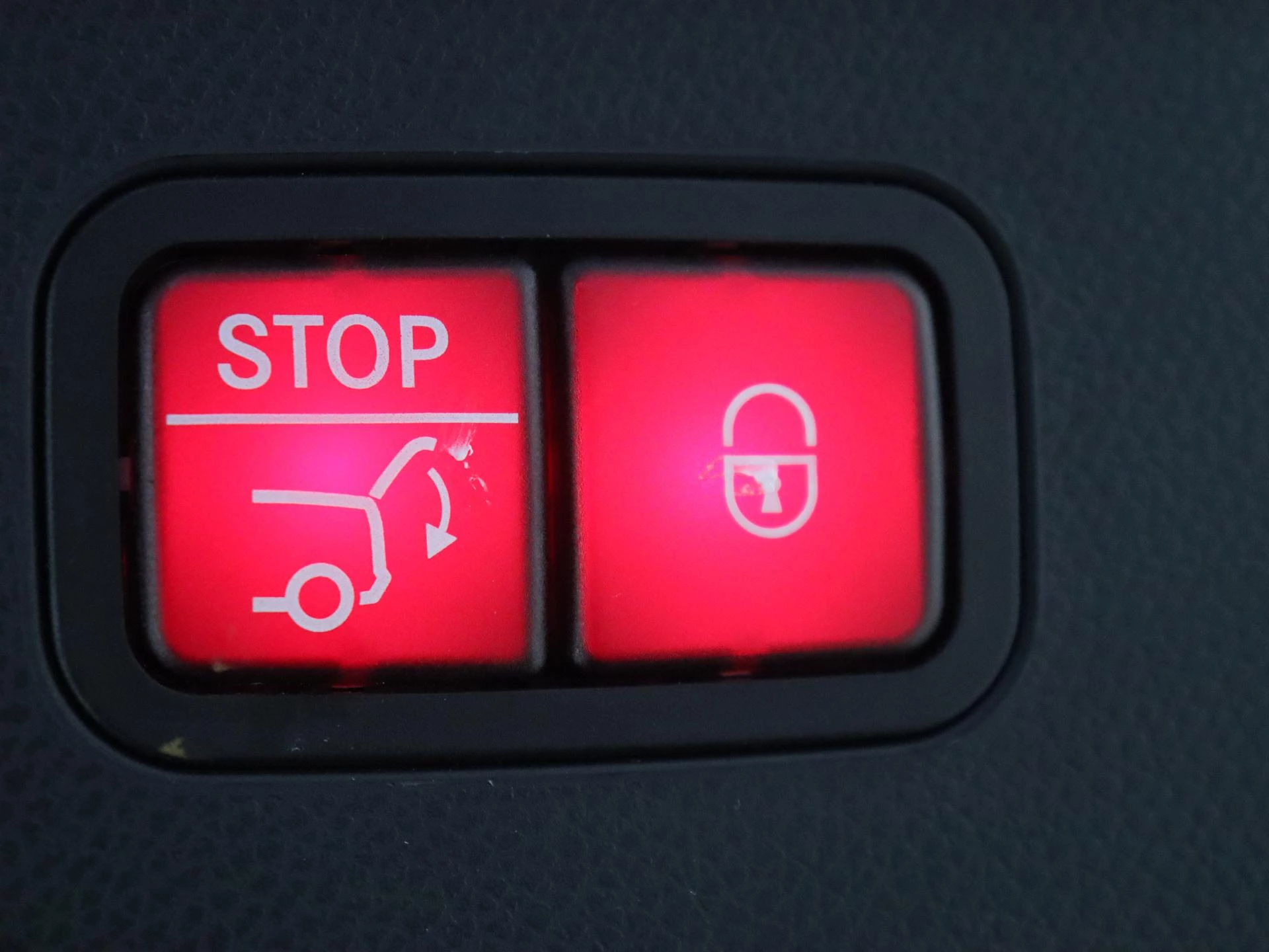 Mercedes-Benz-GLC-image-31