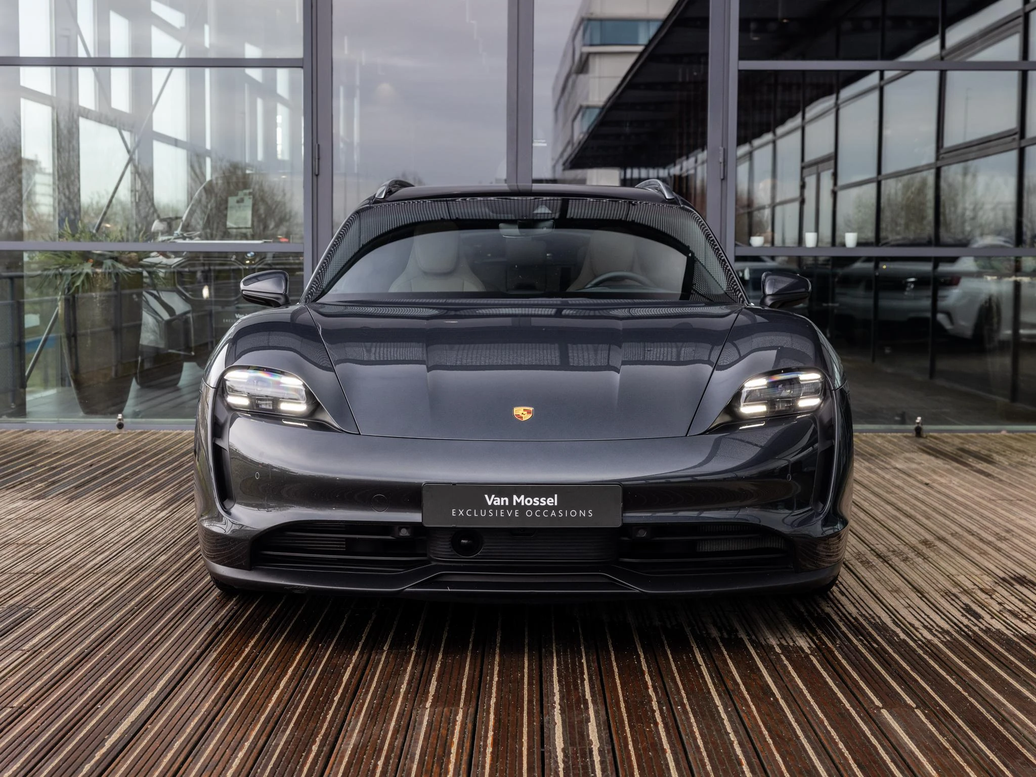 Porsche-Taycan-image-2