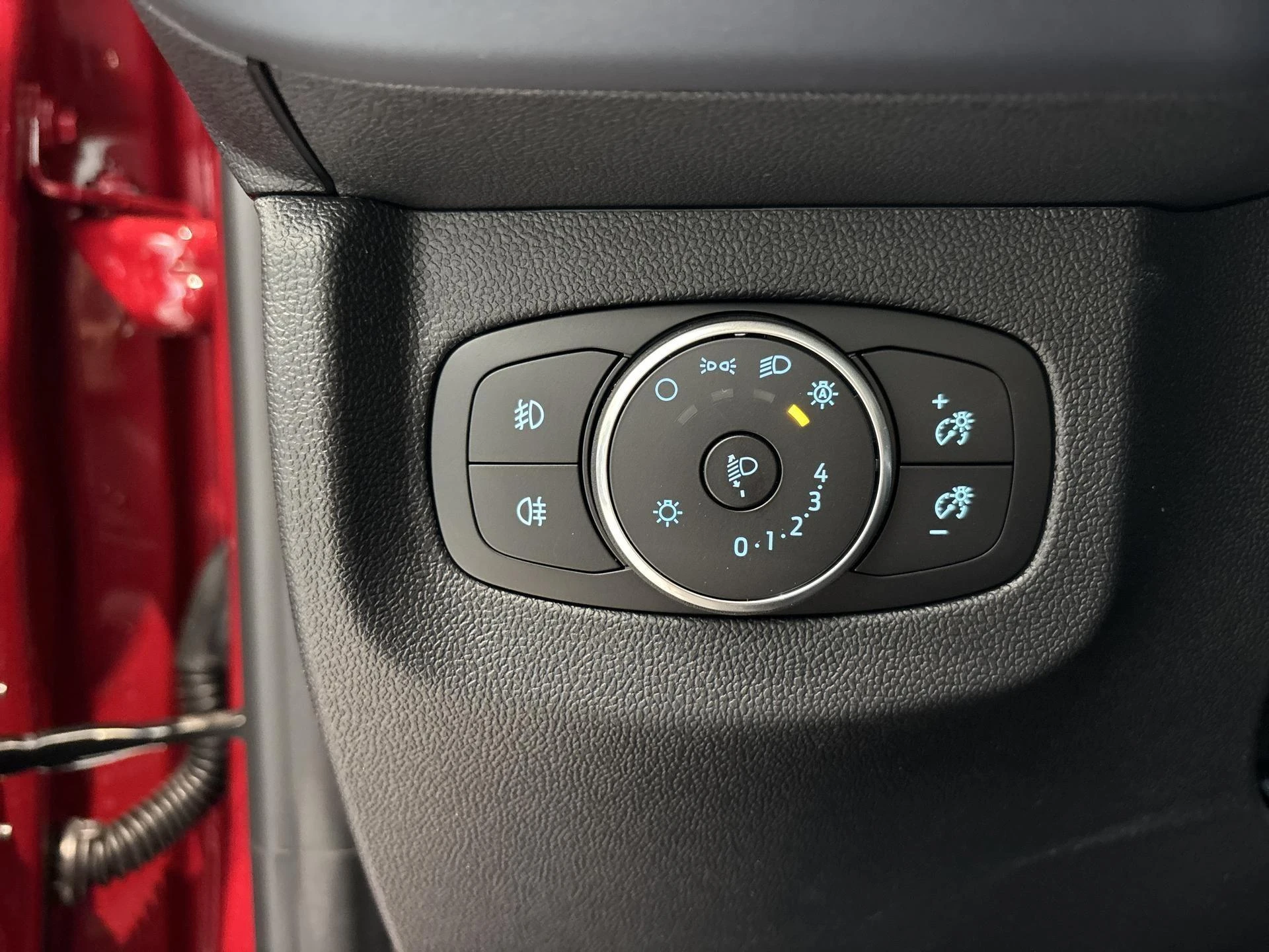 Ford-Tourneo Courier-image-14