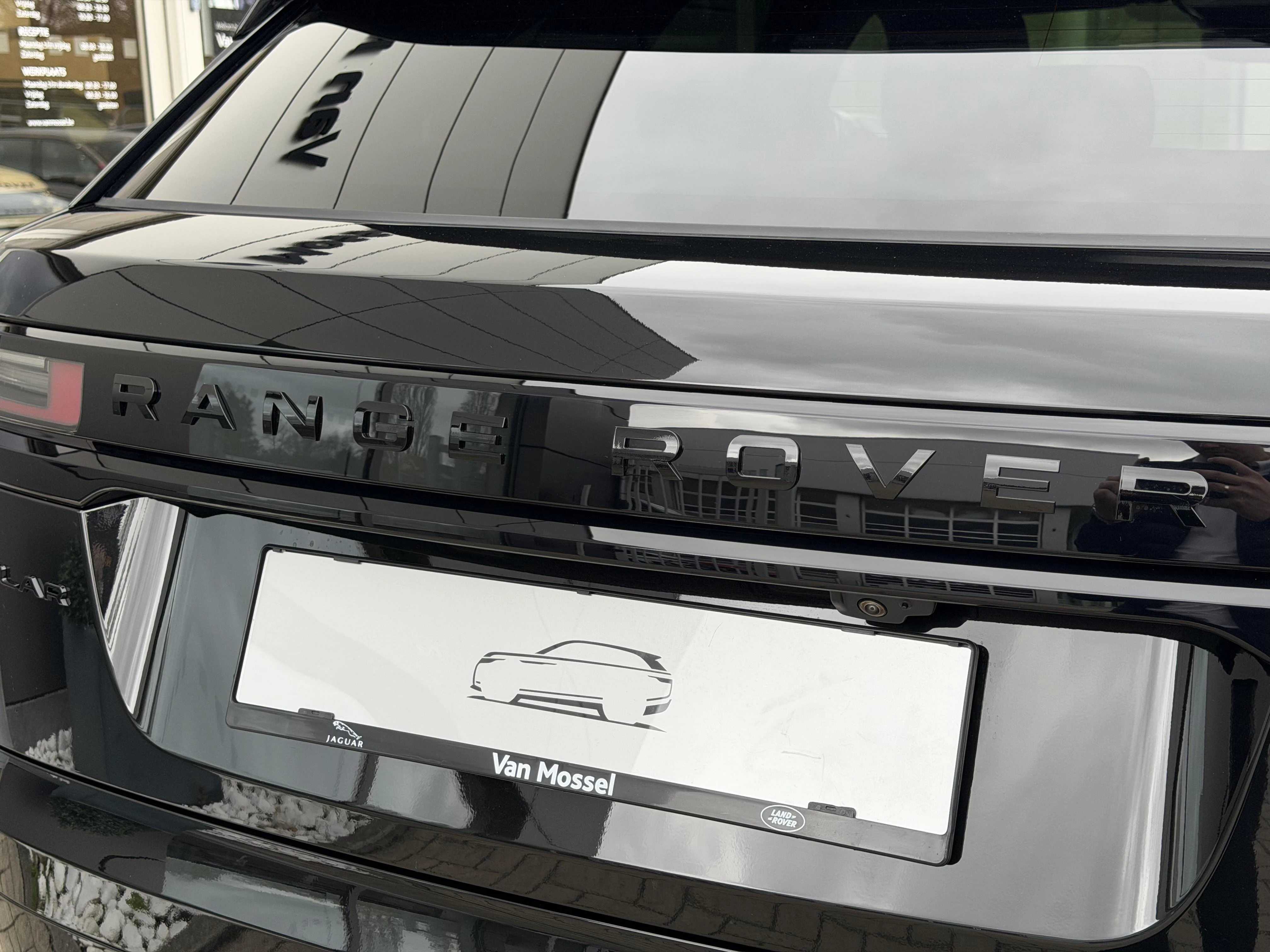 Land Rover Range Rover Velar P400e Dynamic SE AWD Auto. 26.5MY