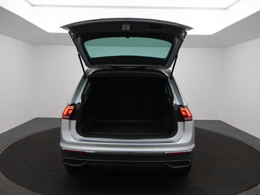 Volkswagen-Tiguan-image-15