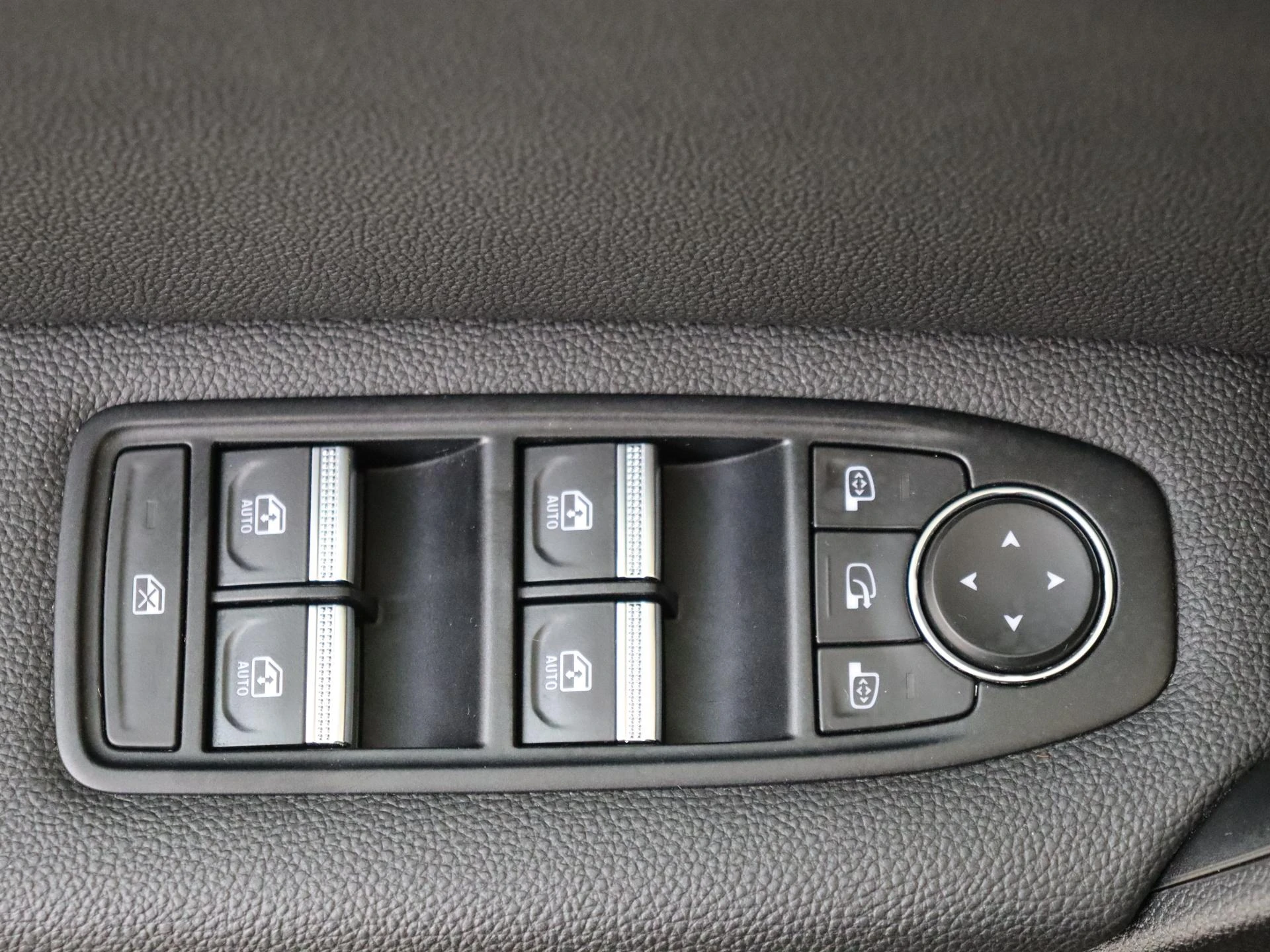 Renault-Captur-image-24