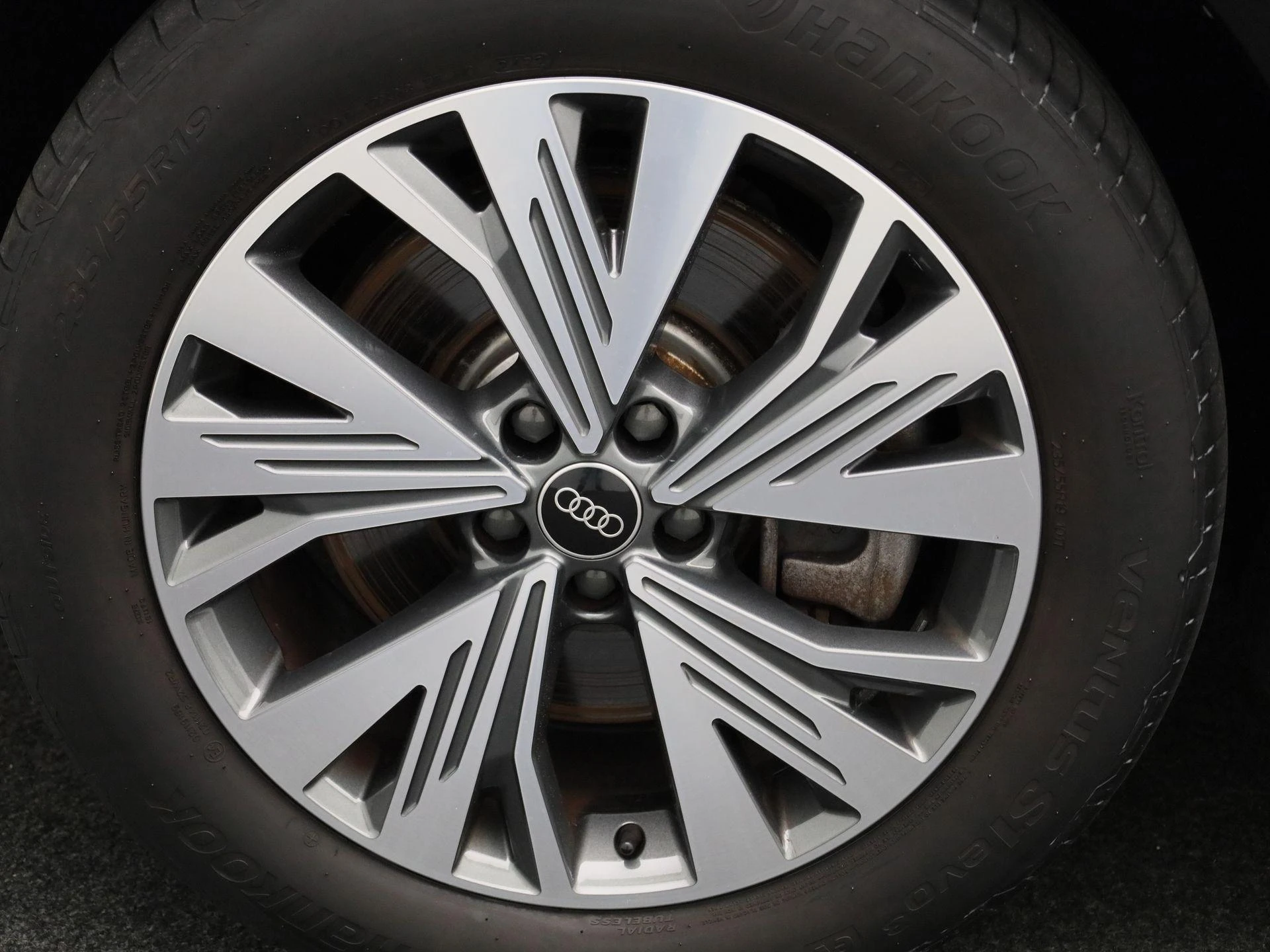 Audi-Q4 e-tron-image-6
