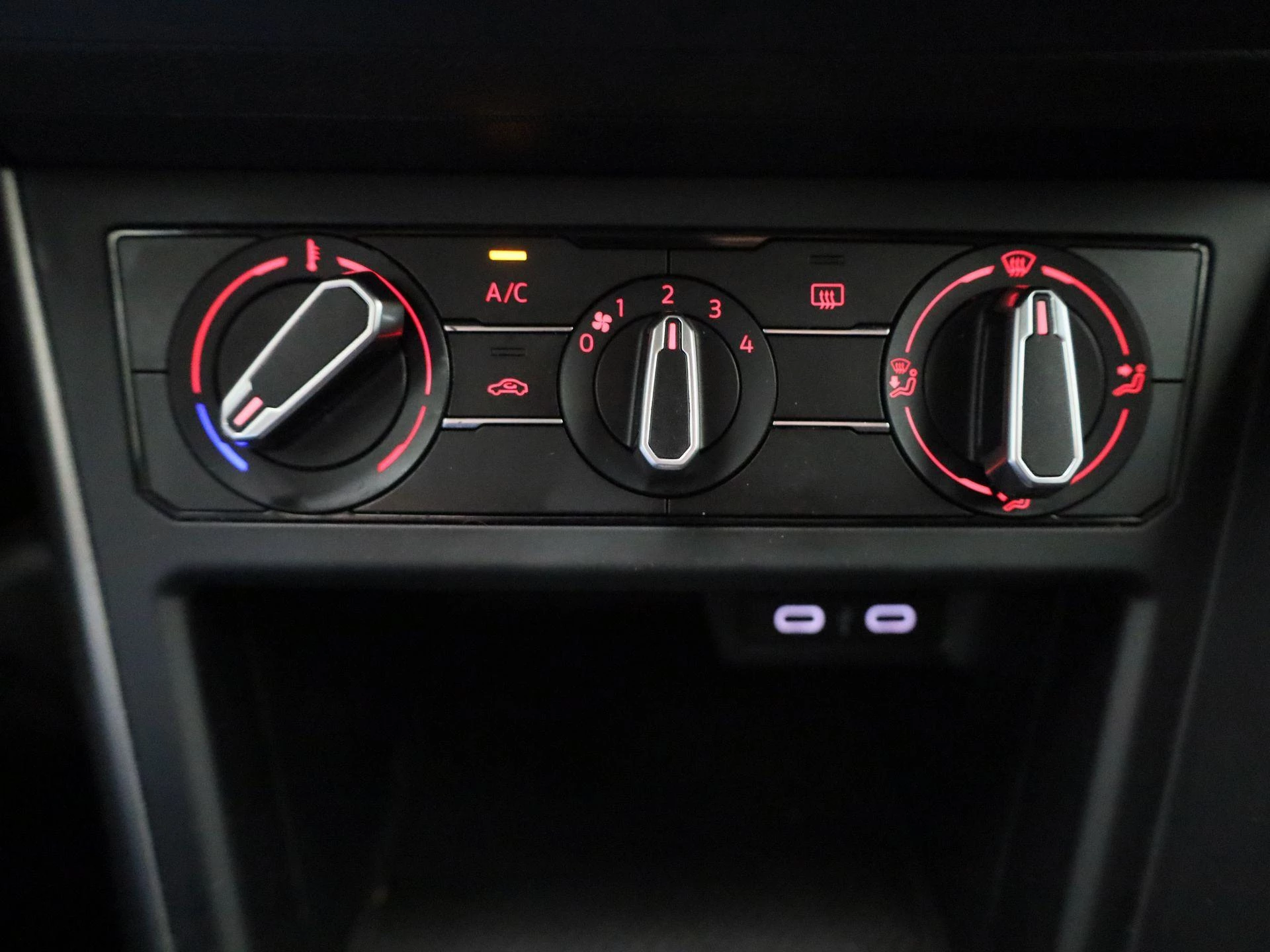 Volkswagen-Polo-image-21