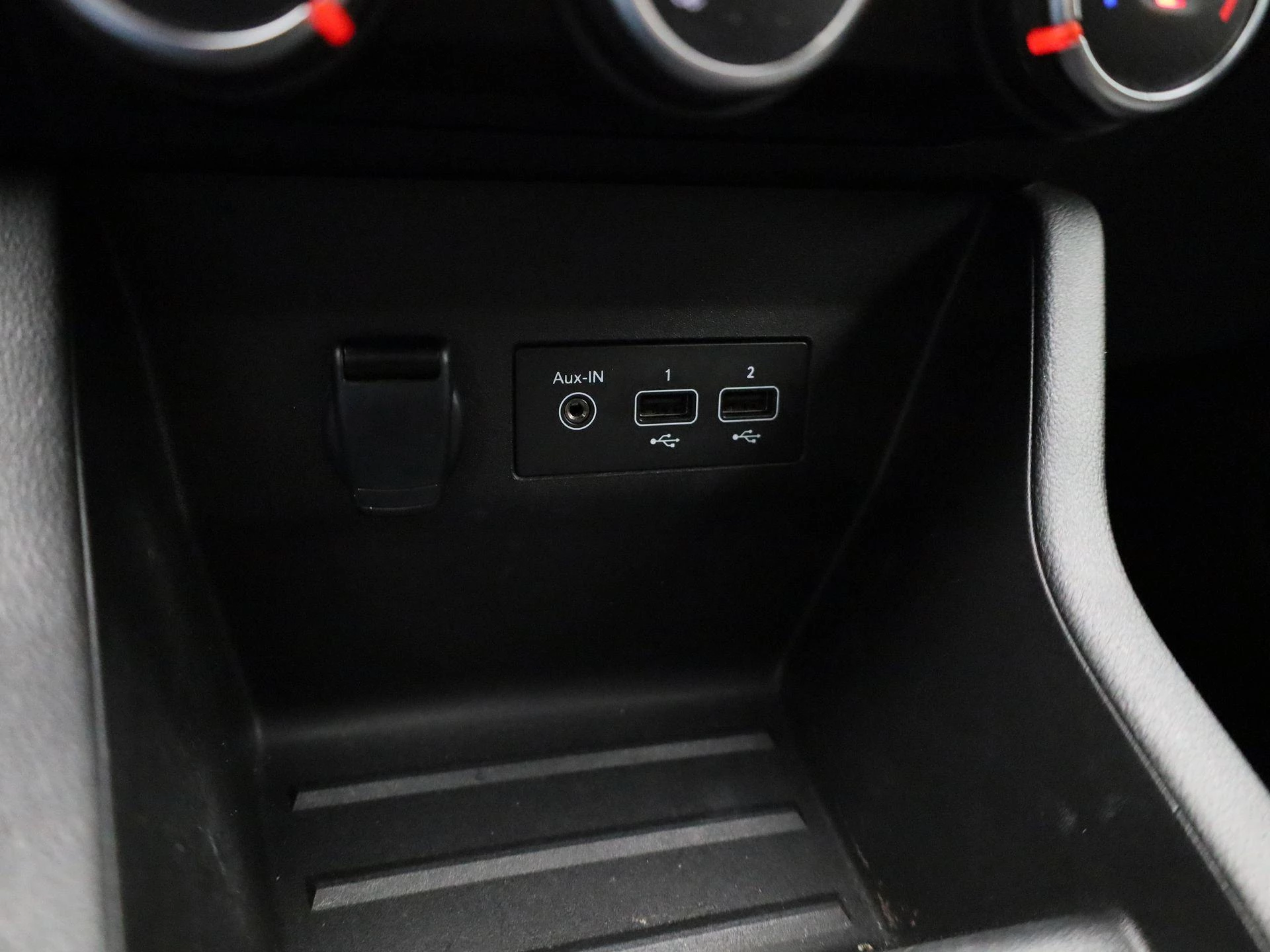 Renault-Clio-image-22