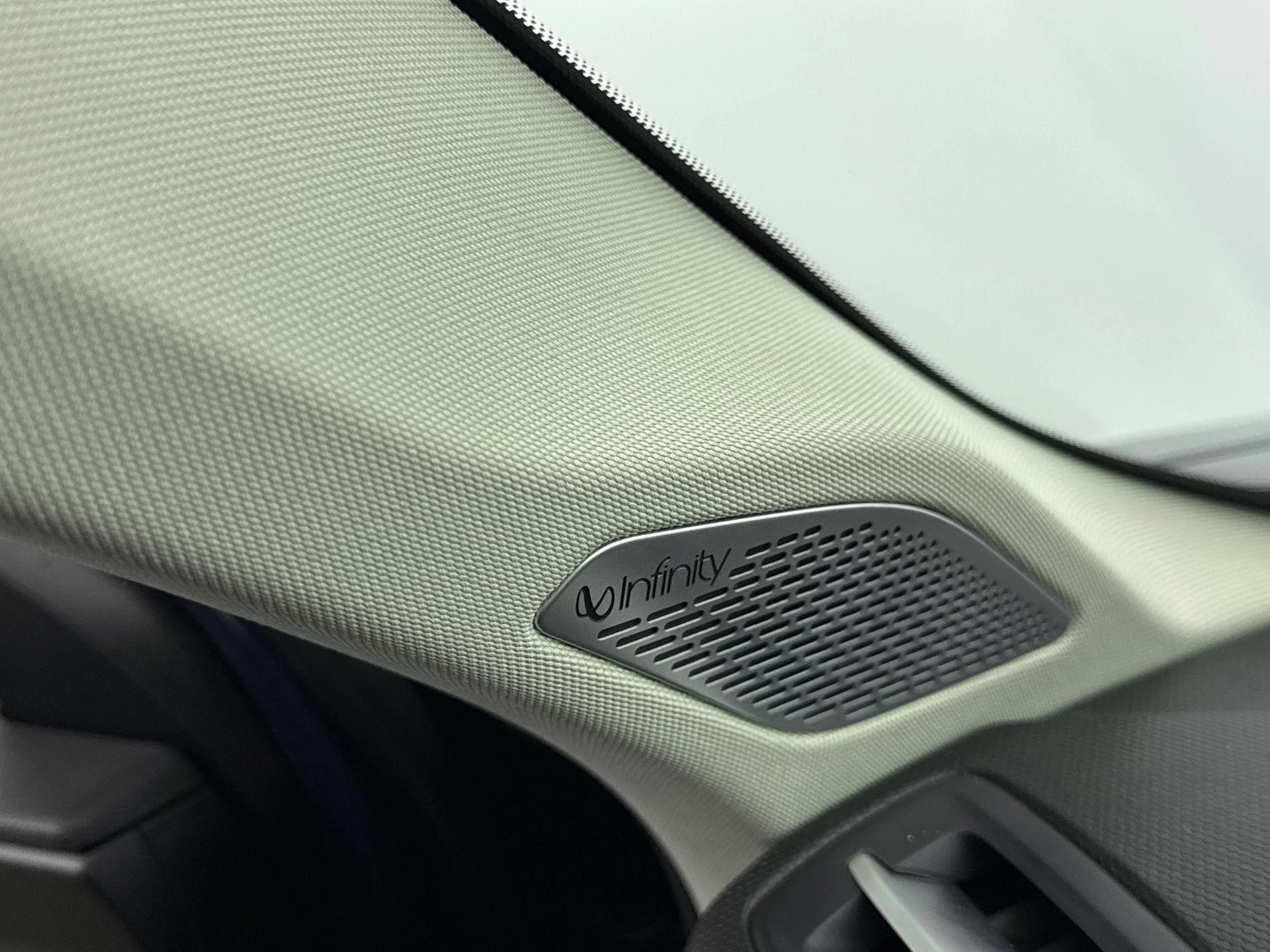 Lynk & Co-01-image-10