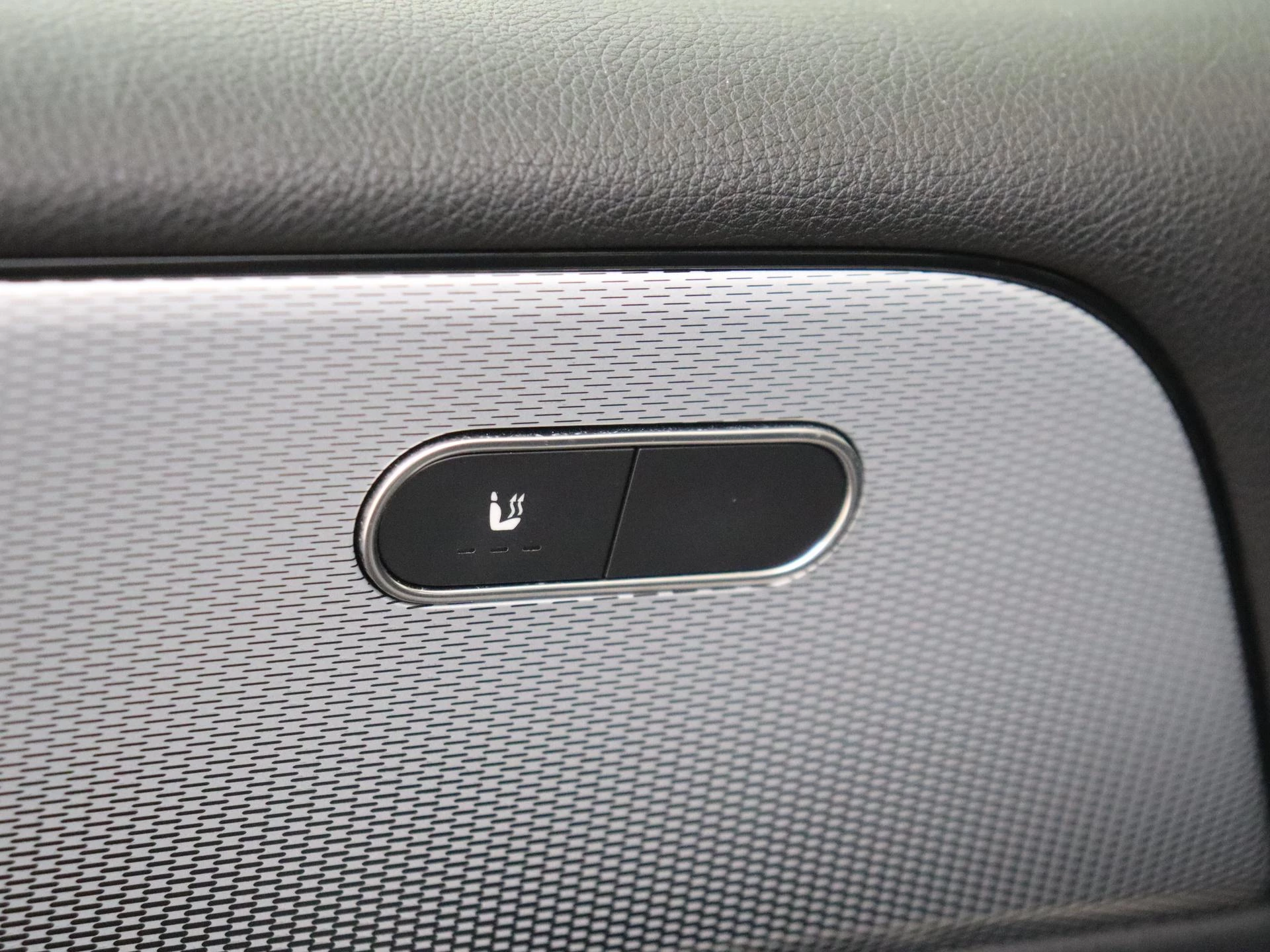 Mercedes-Benz-B-Klasse-image-24