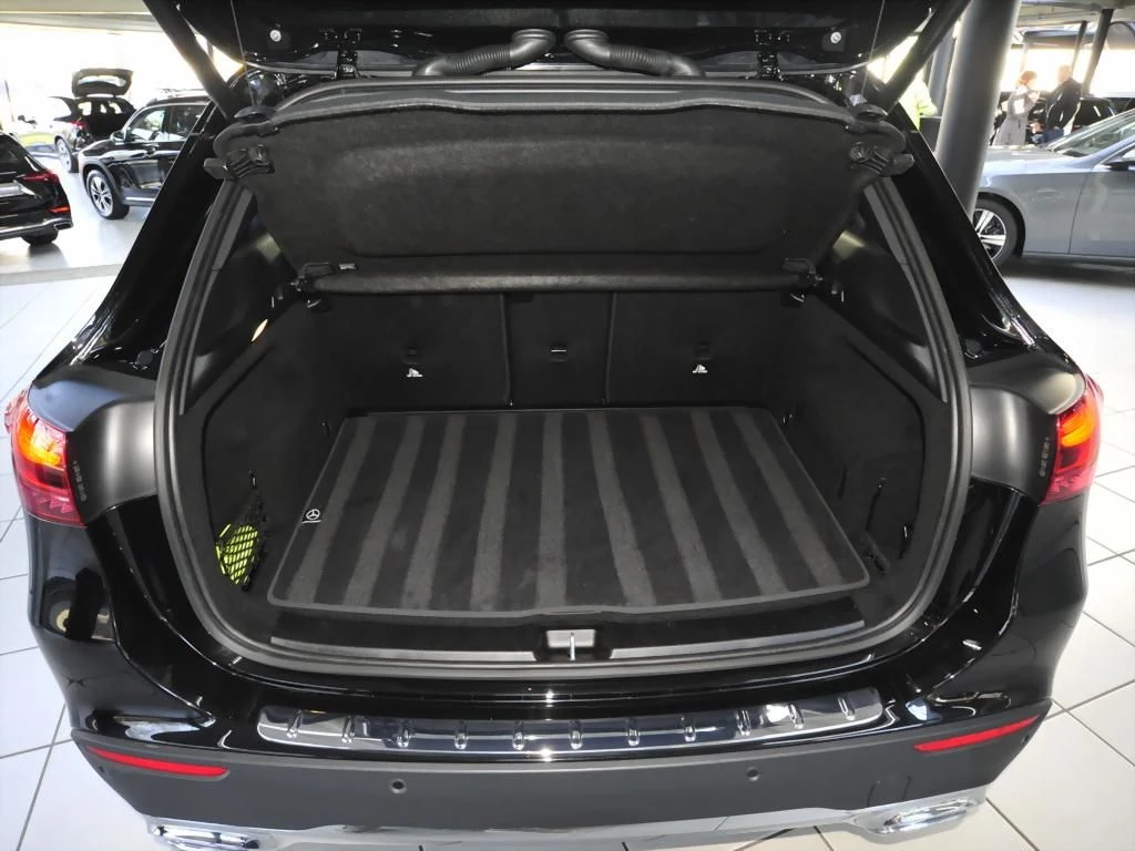 Mercedes-Benz-GLA 200 d-image-13