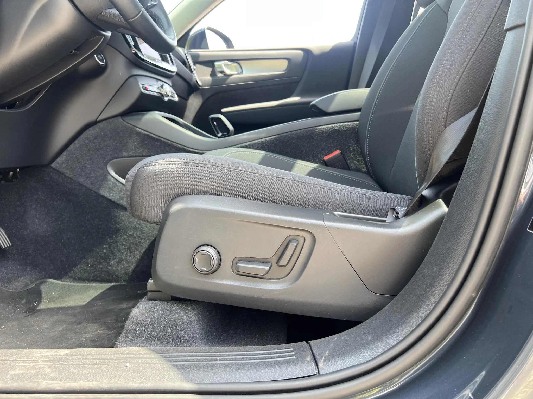 Volvo-XC40-image-19