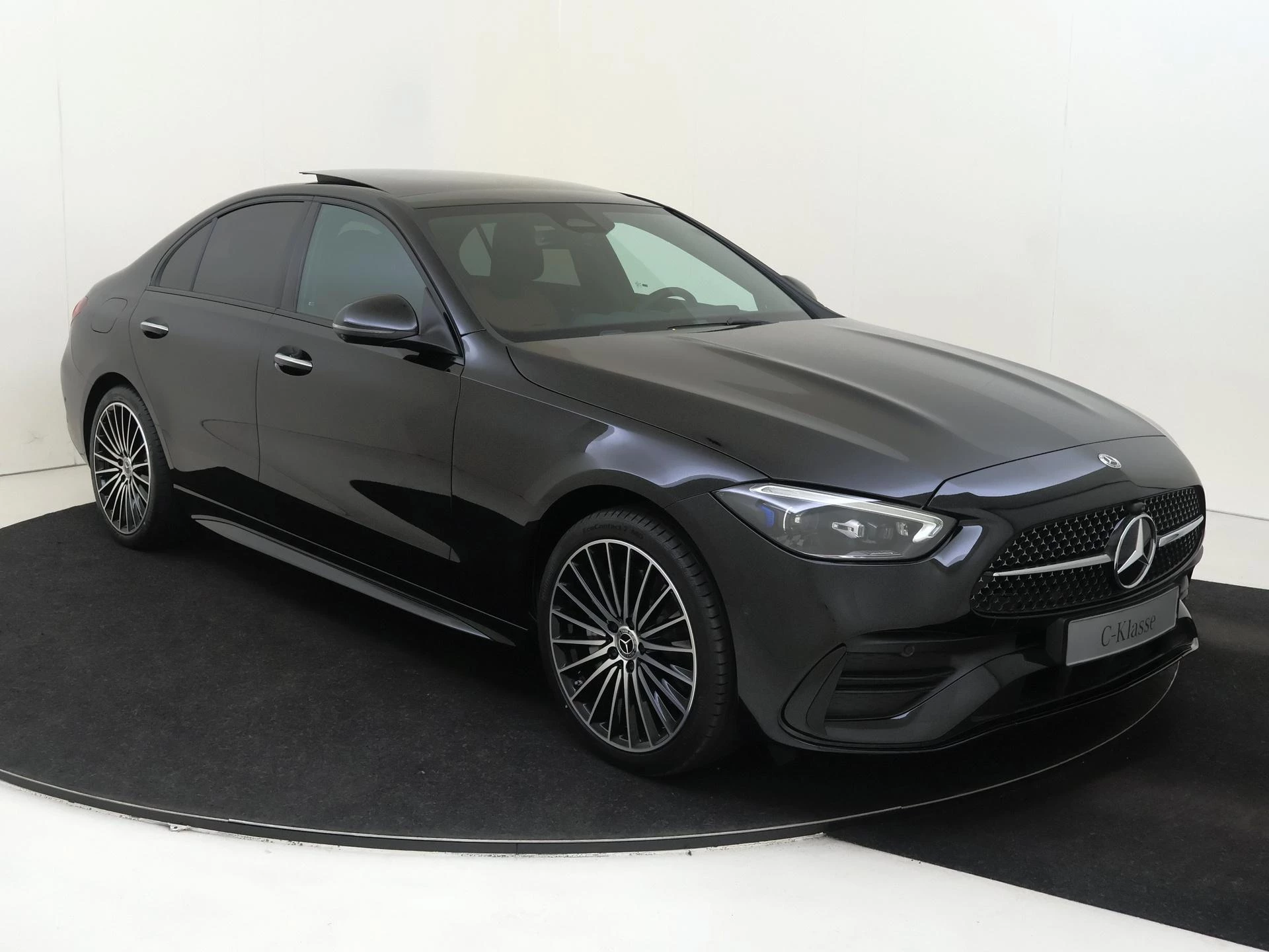 Mercedes-Benz-C-Klasse-image-1